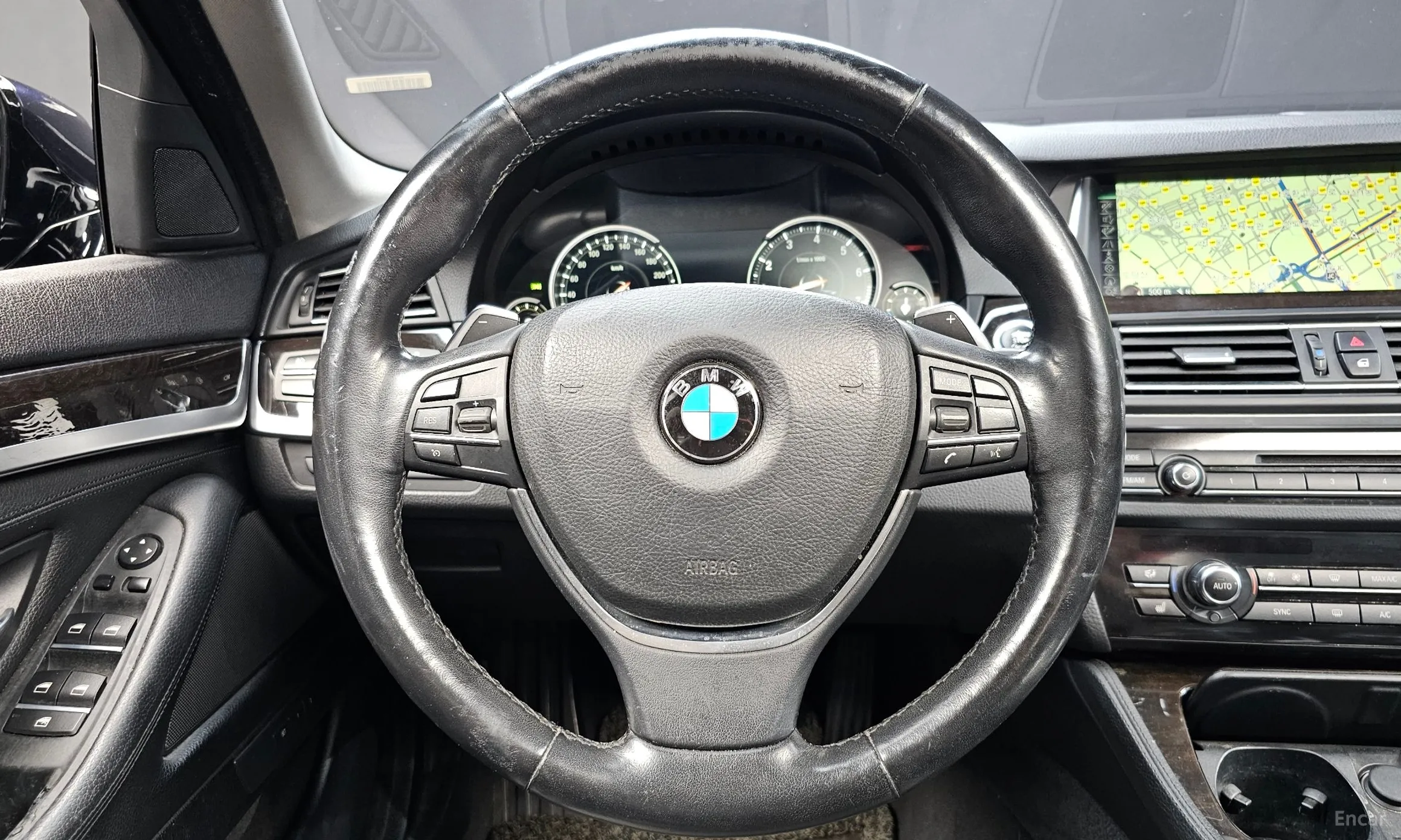 BMW 5 Series (F10) превью 13
