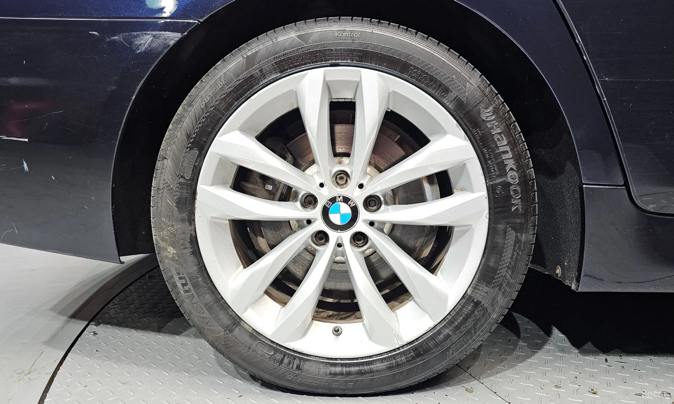 BMW 5 Series (F10) превью 5