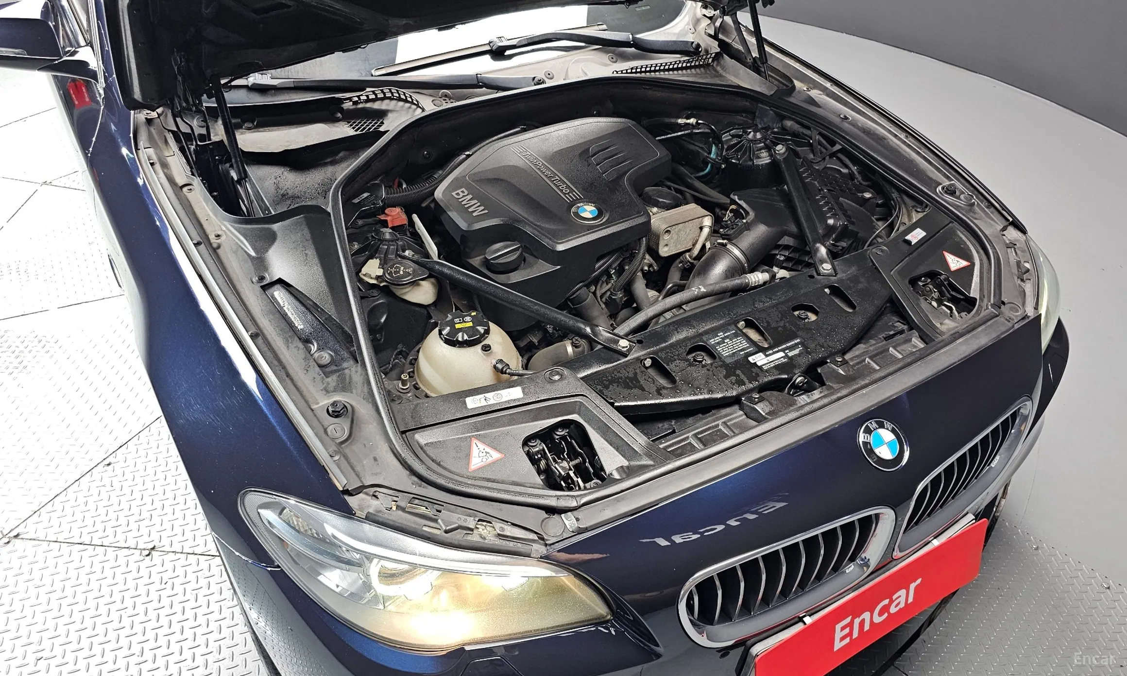 BMW 5 Series (F10) превью 6