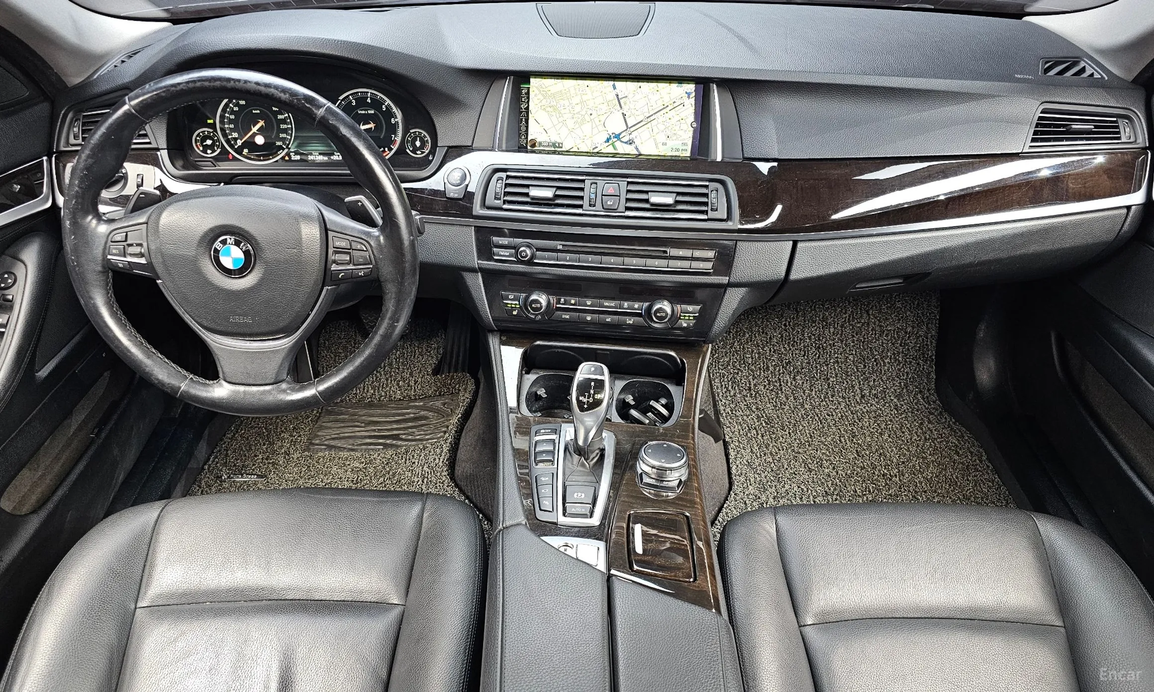 BMW 5 Series (F10) превью 7