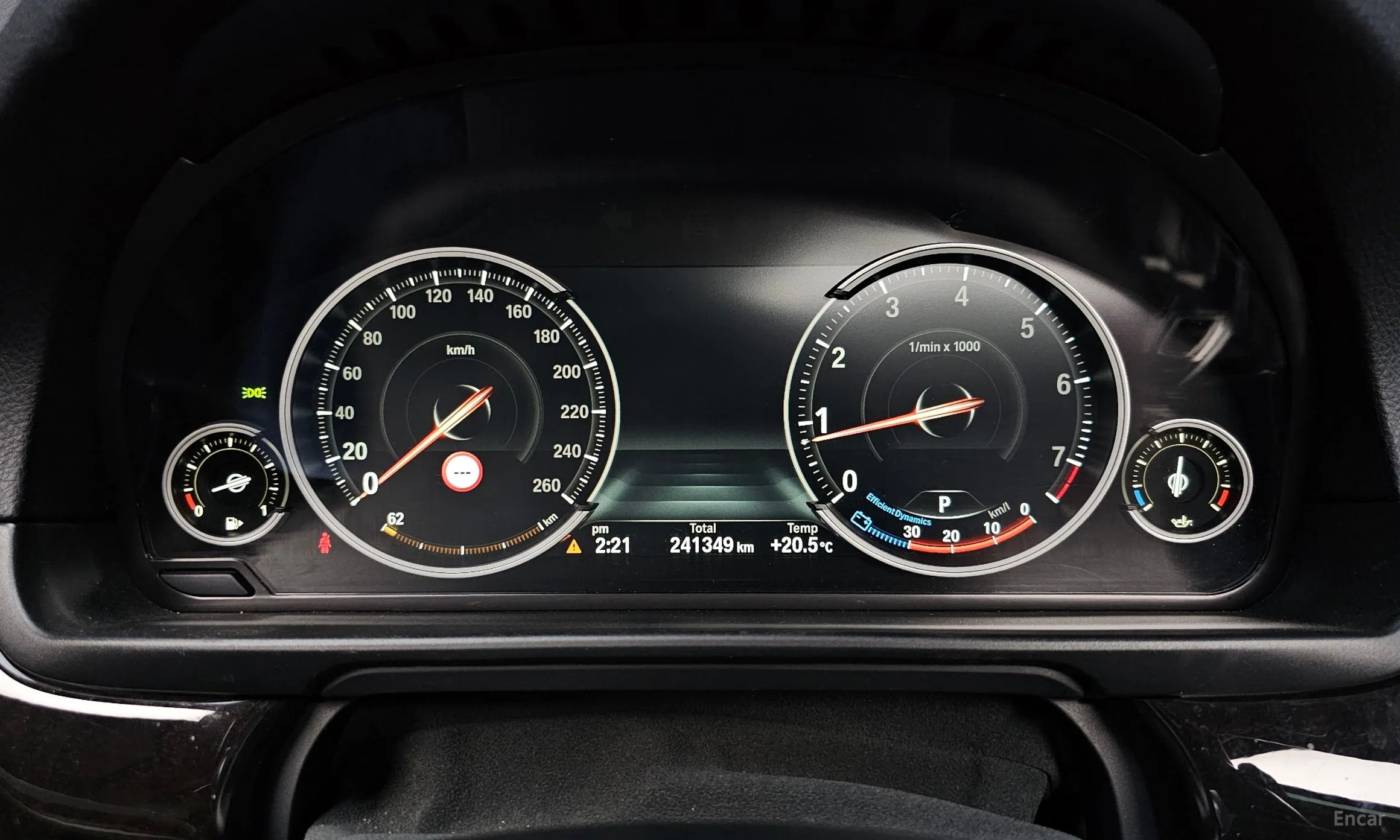 BMW 5 Series (F10) превью 8