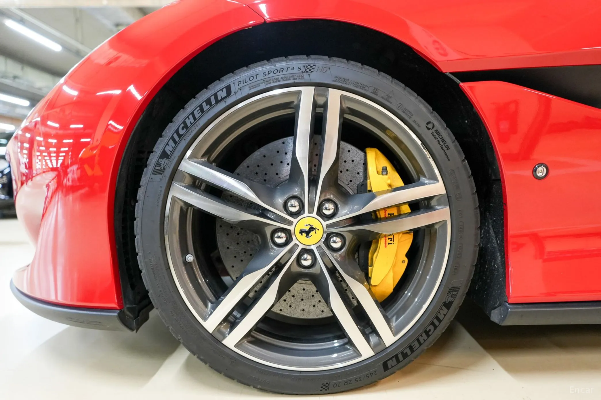 Ferrari Portofino превью 12