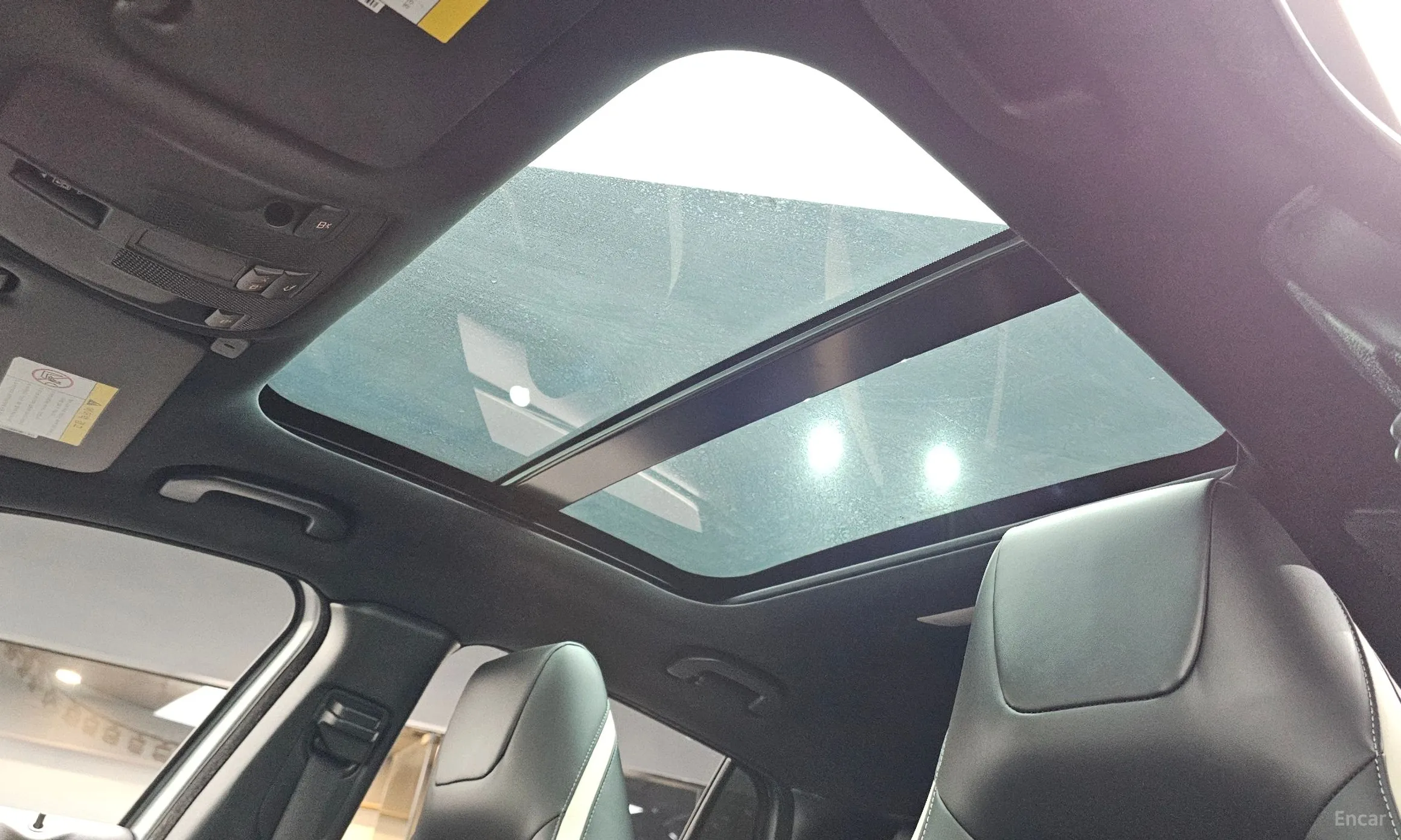Infiniti Q30 превью 17