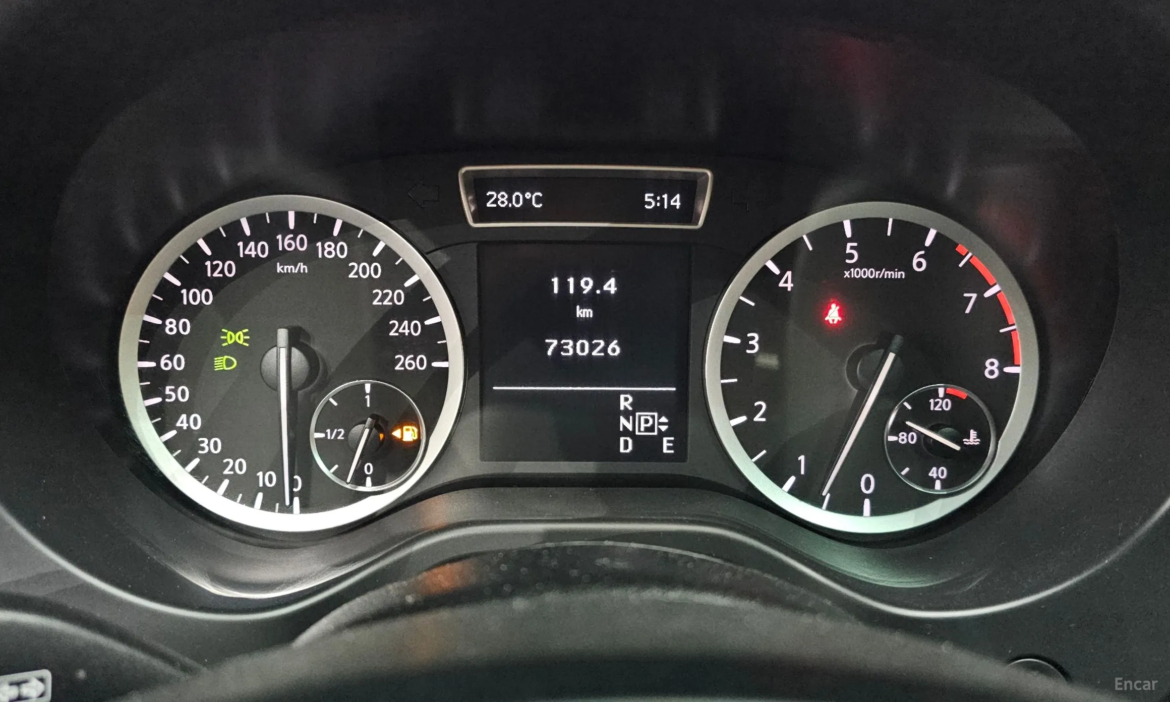 Infiniti Q30 превью 8