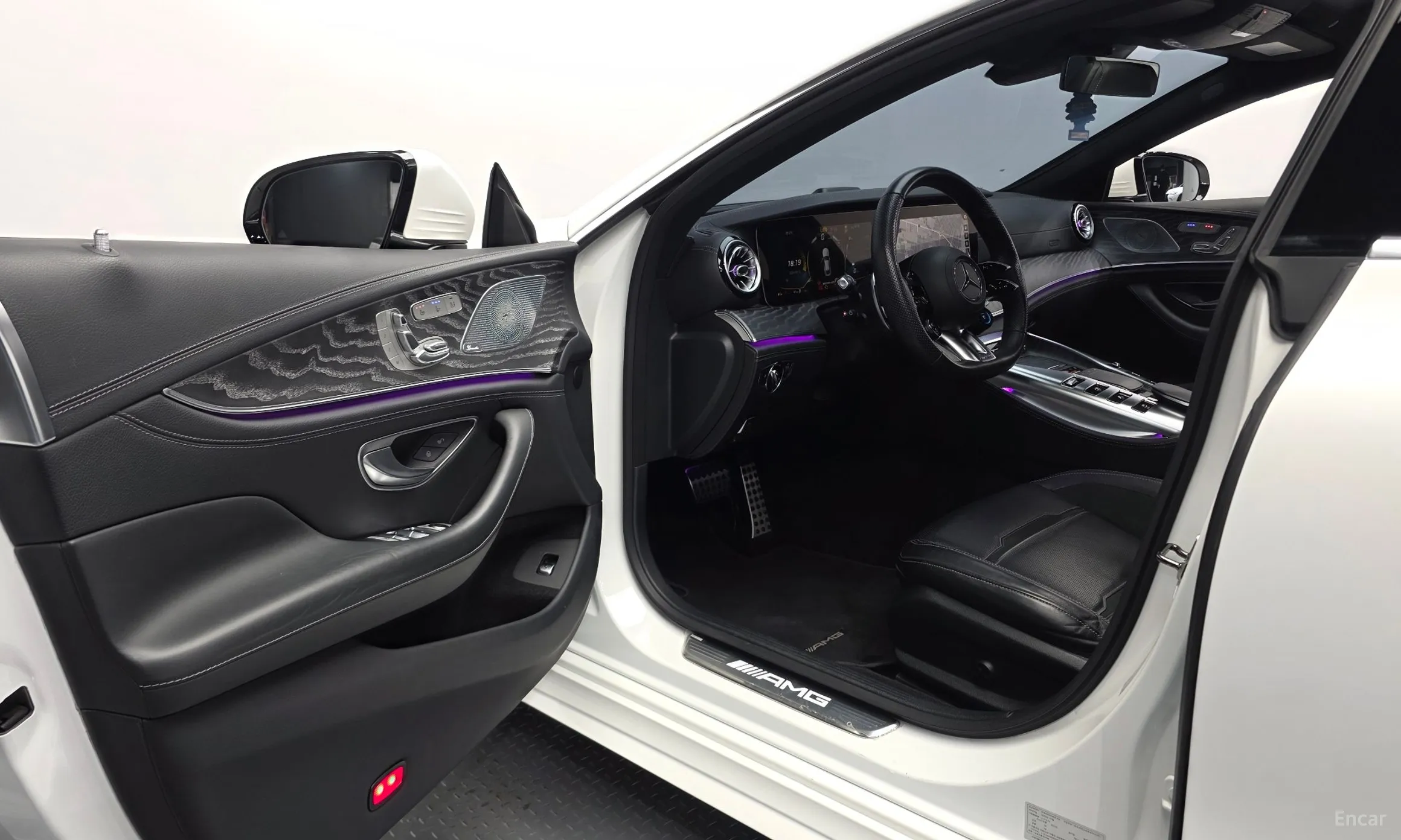 Mercedes Benz AMG GT превью 10