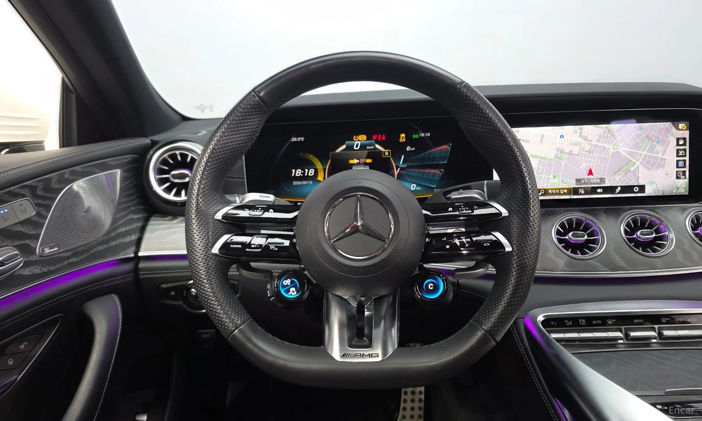 Mercedes Benz AMG GT превью 13