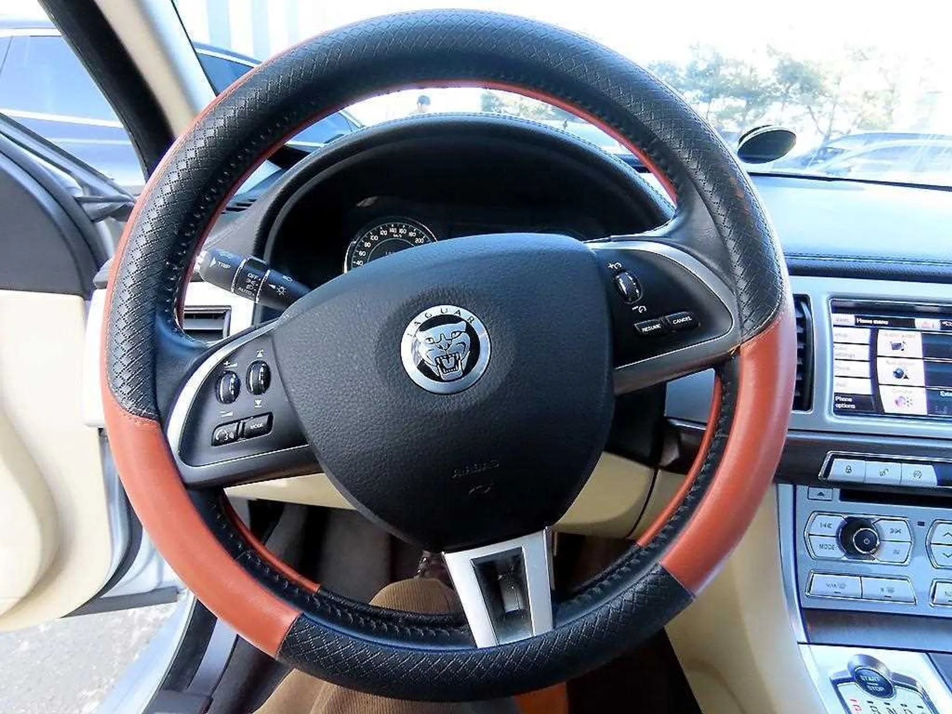 Jaguar New XF превью 8