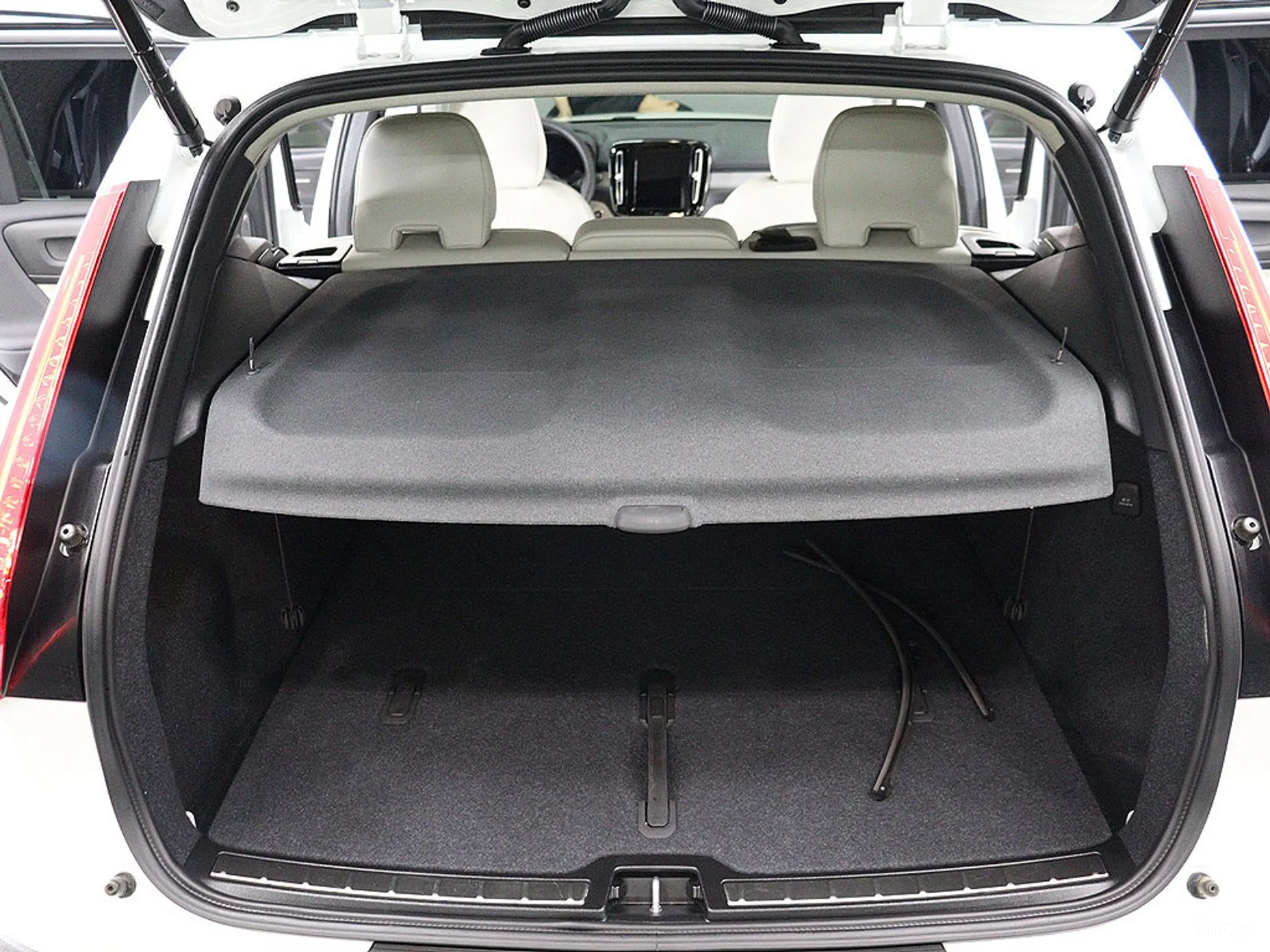 Volvo XC40 превью 5
