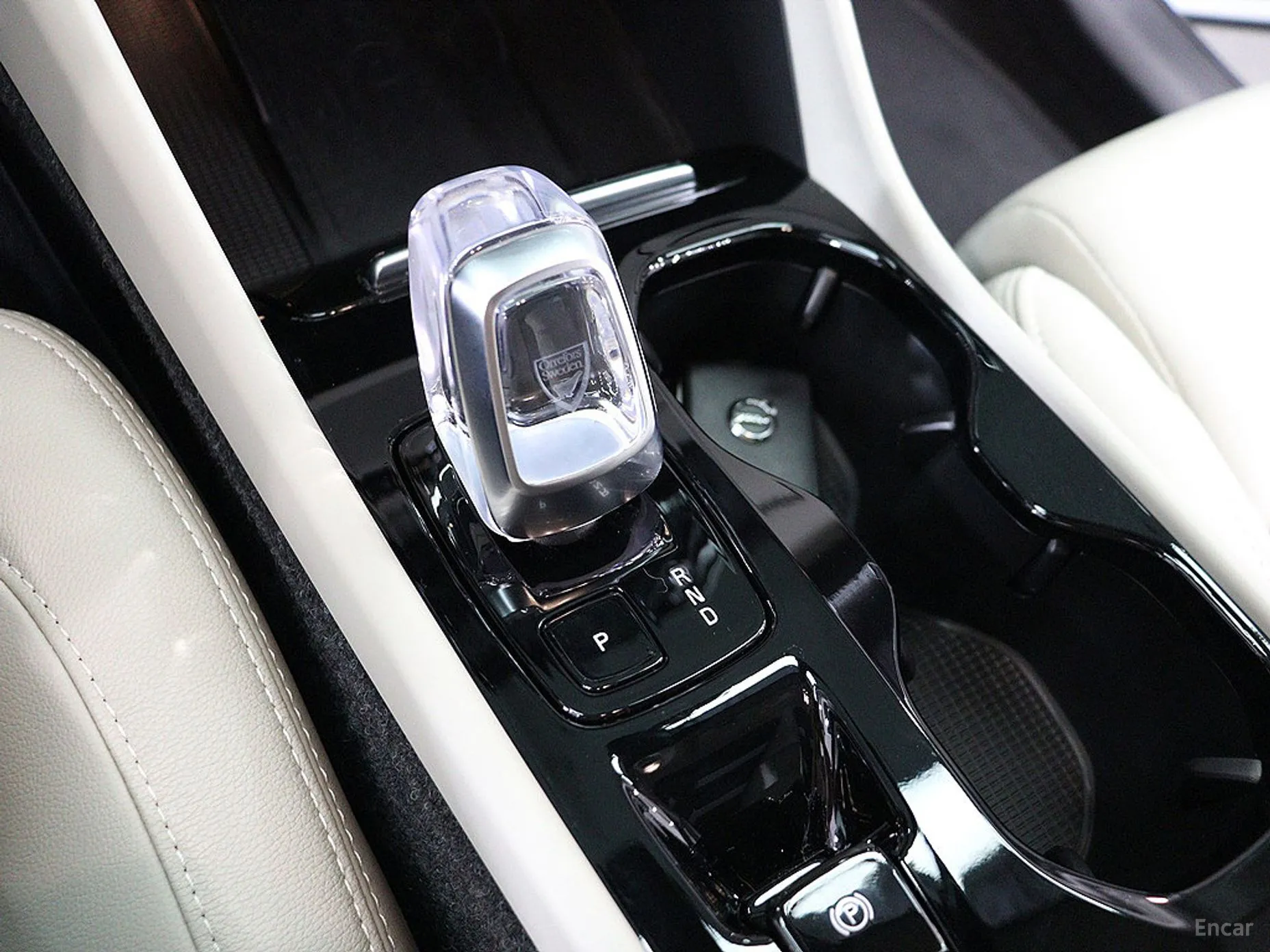 Volvo XC40 превью 8