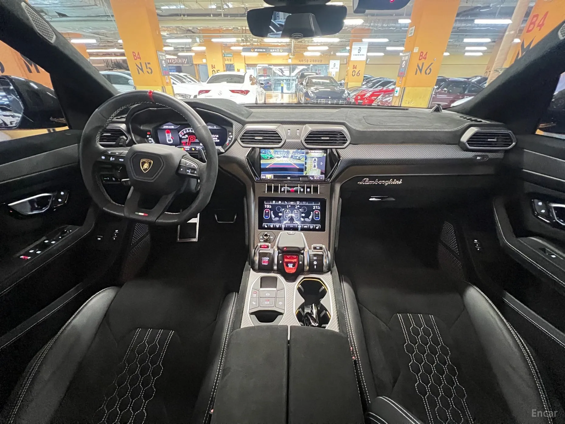 Lamborghini Urus превью 12
