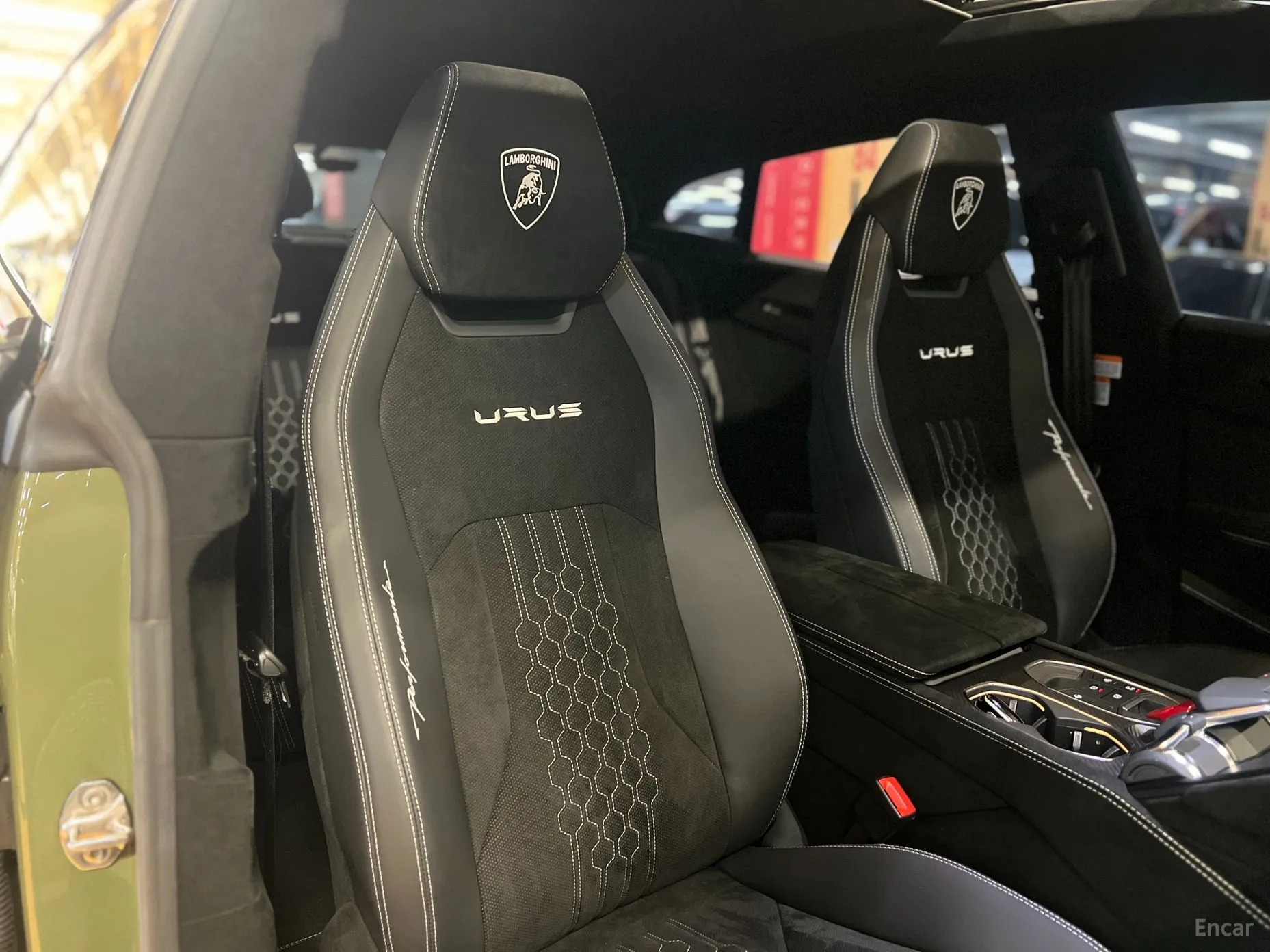 Lamborghini Urus превью 13