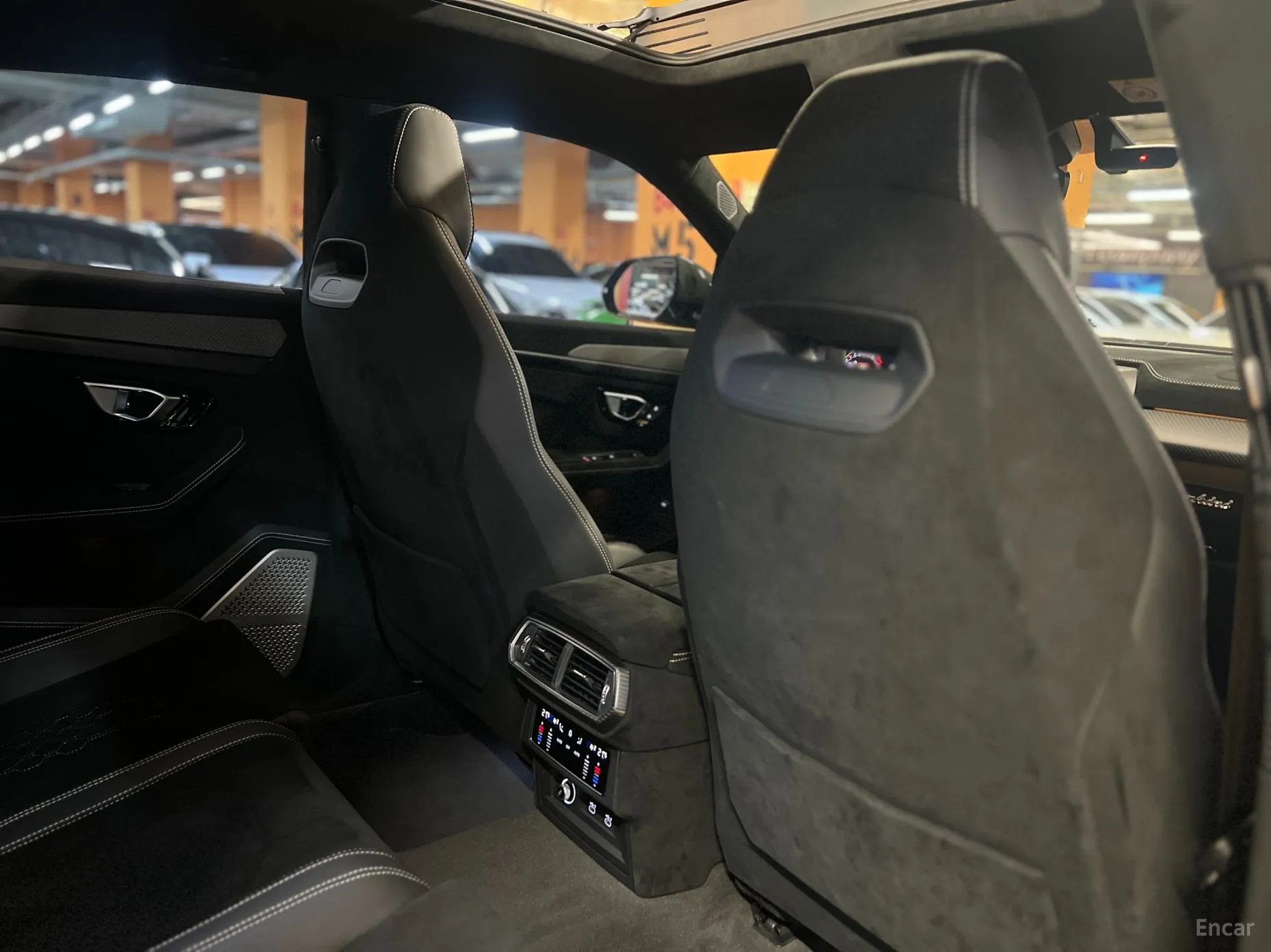 Lamborghini Urus превью 14