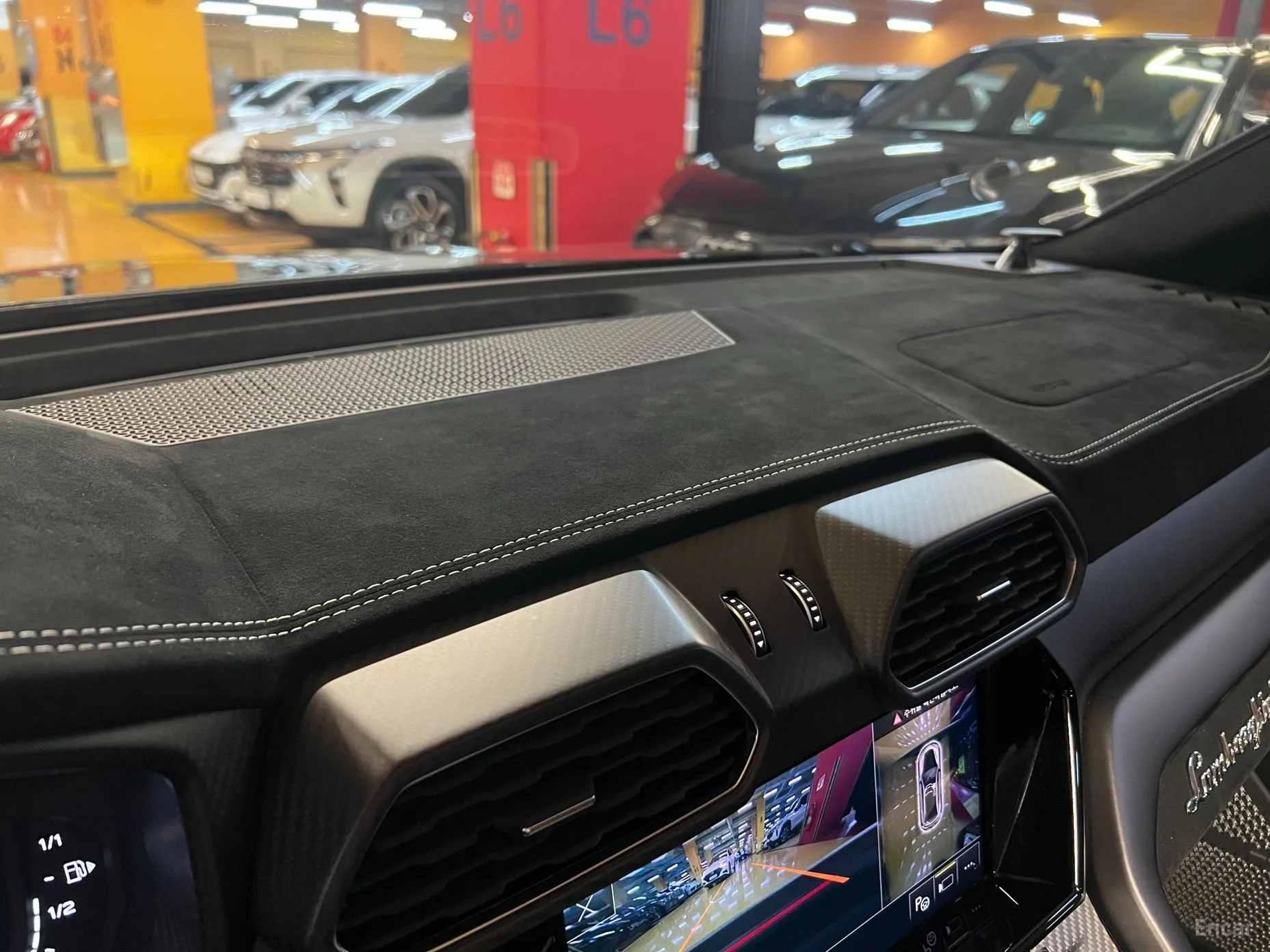 Lamborghini Urus превью 16