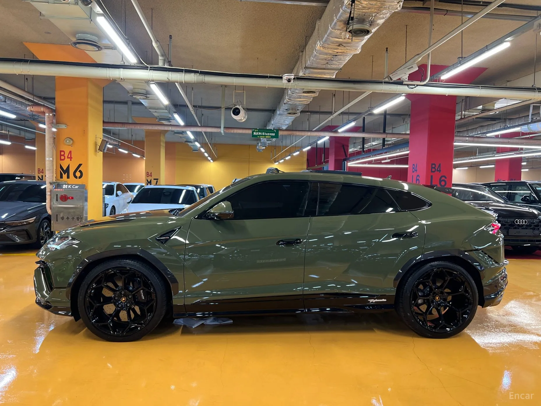 Lamborghini Urus превью 3