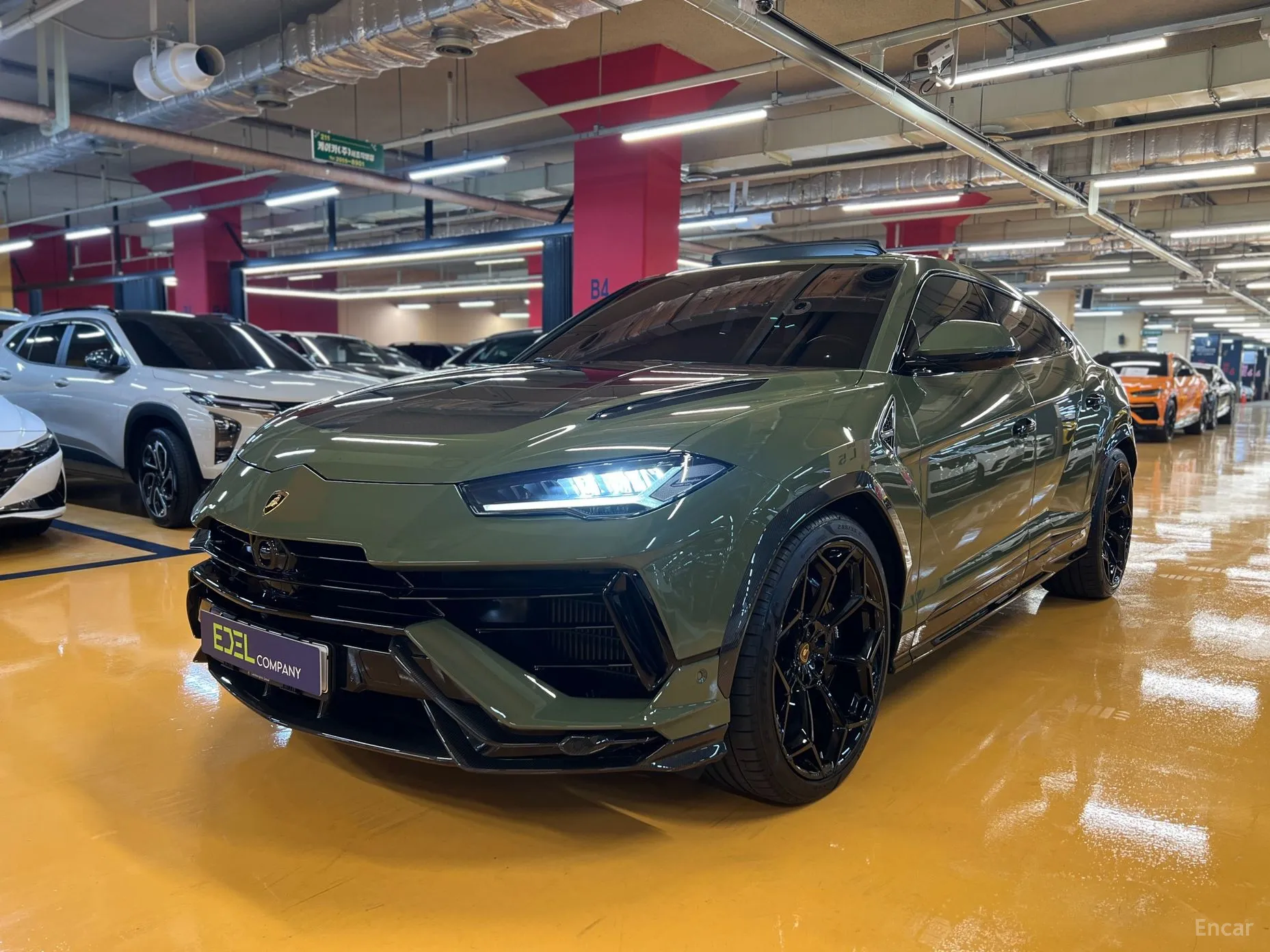 Lamborghini Urus превью 4