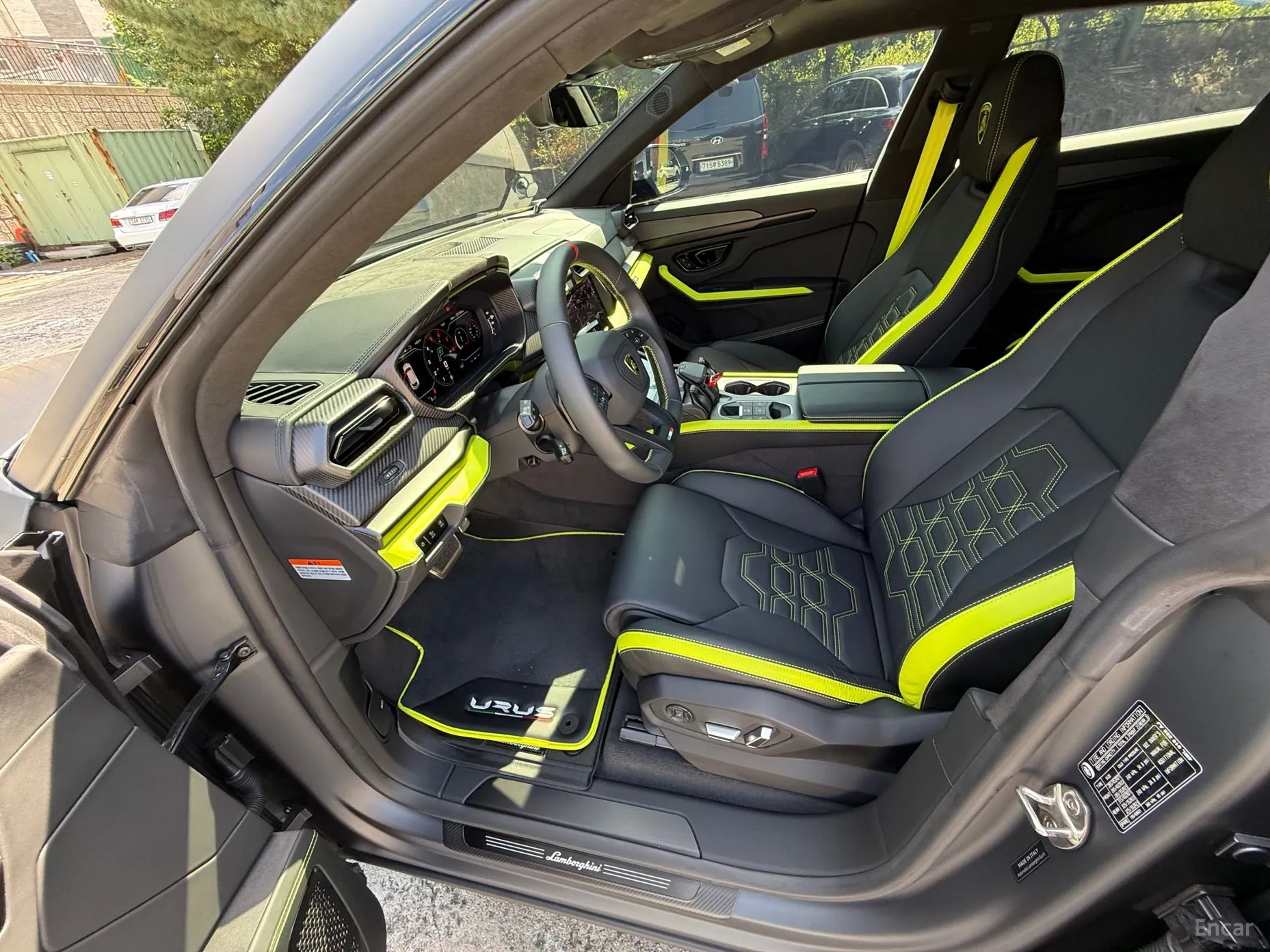 Lamborghini Urus превью 12