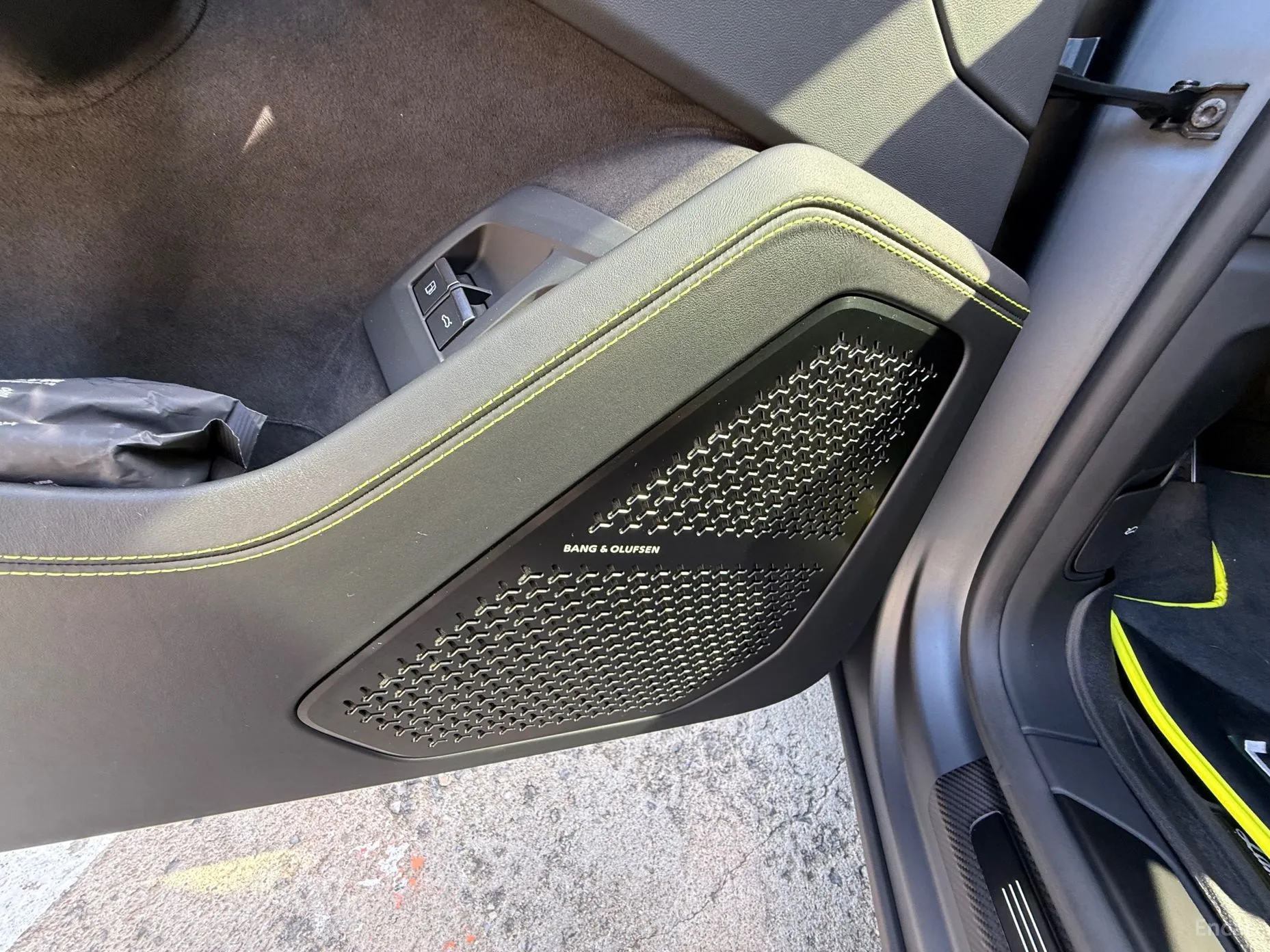 Lamborghini Urus превью 15