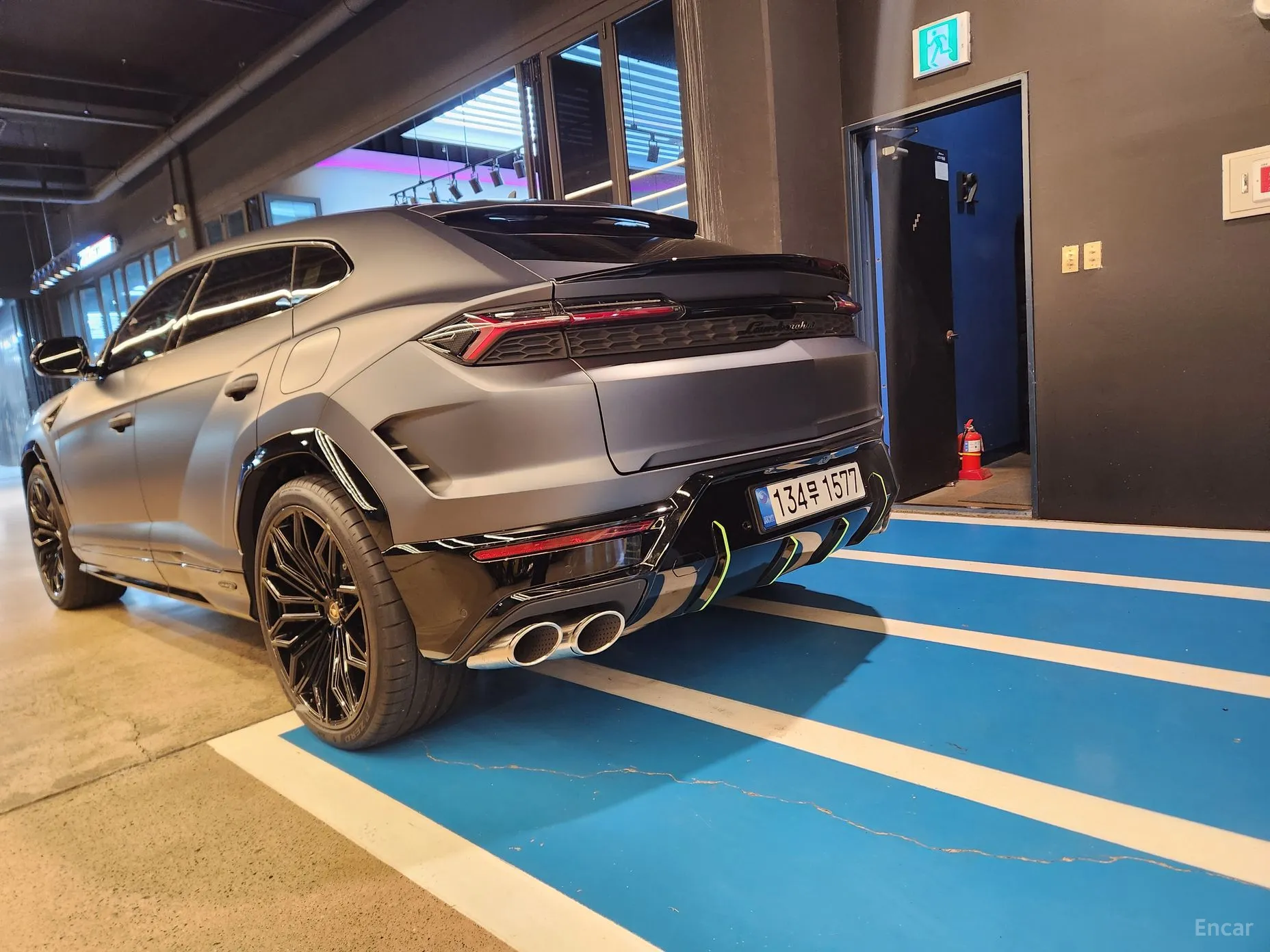 Lamborghini Urus превью 5