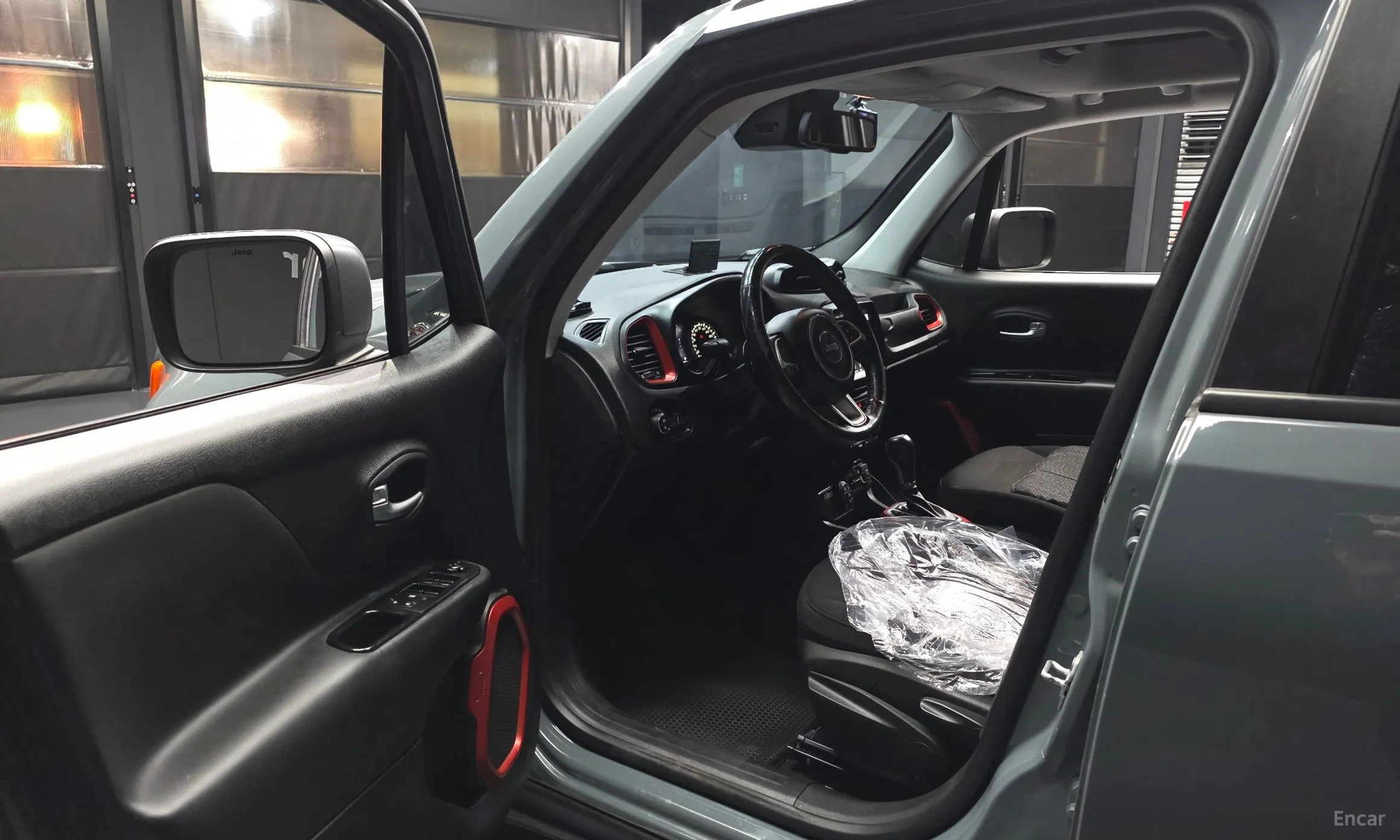 Jeep Renegade превью 10