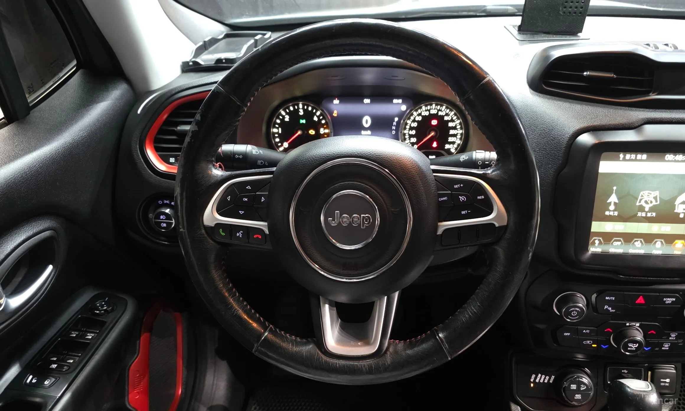 Jeep Renegade превью 13