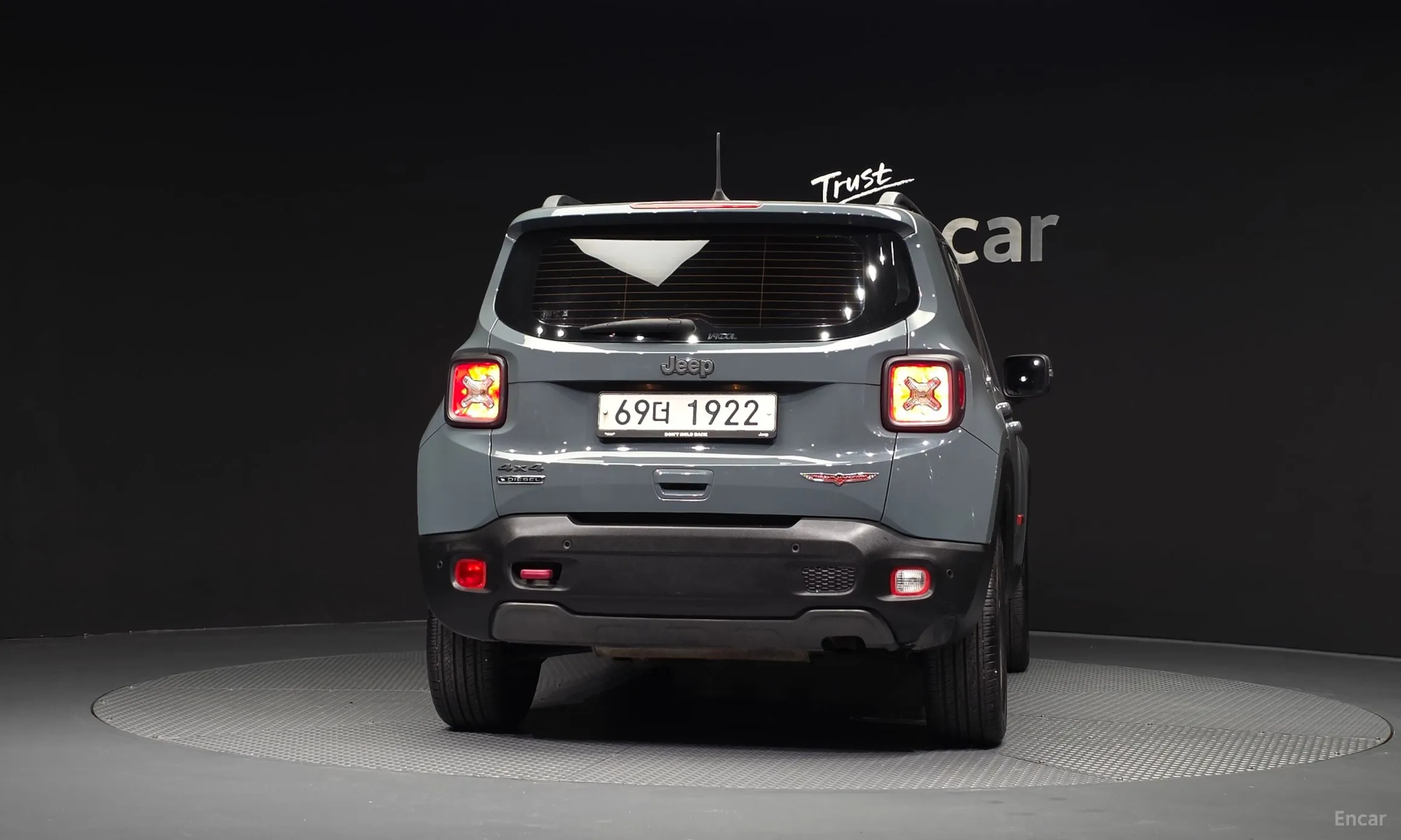 Jeep Renegade превью 4