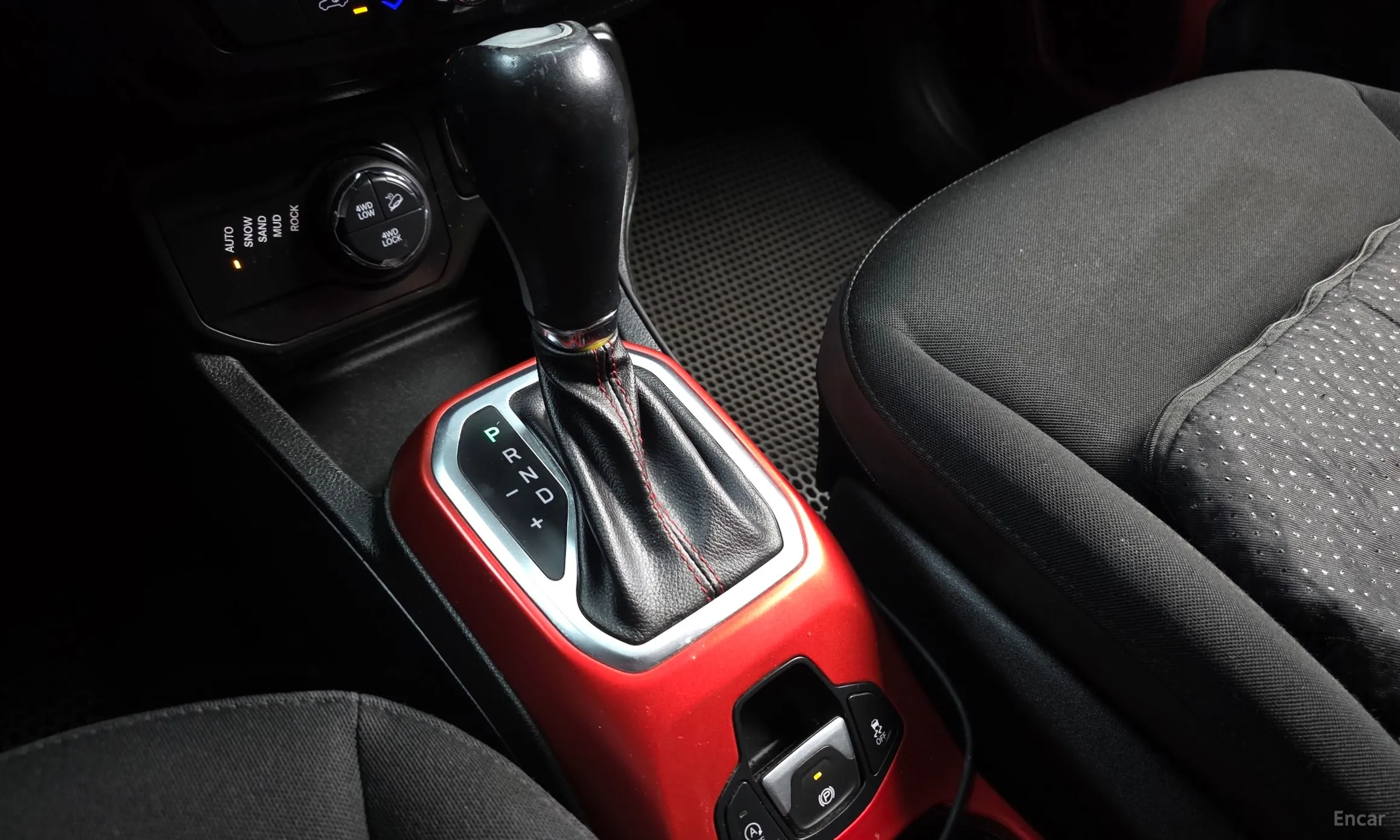 Jeep Renegade превью 9