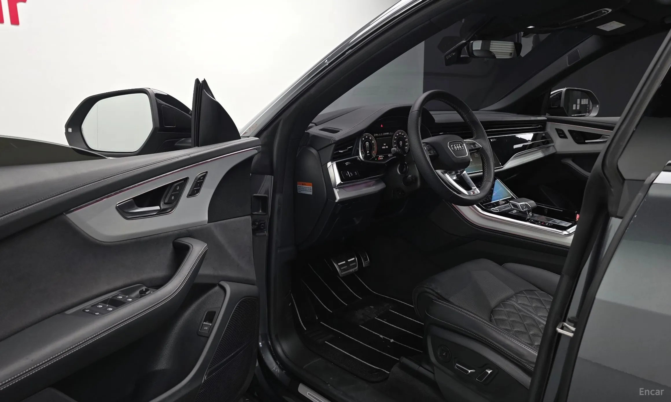 Audi Q8 (4M) превью 10