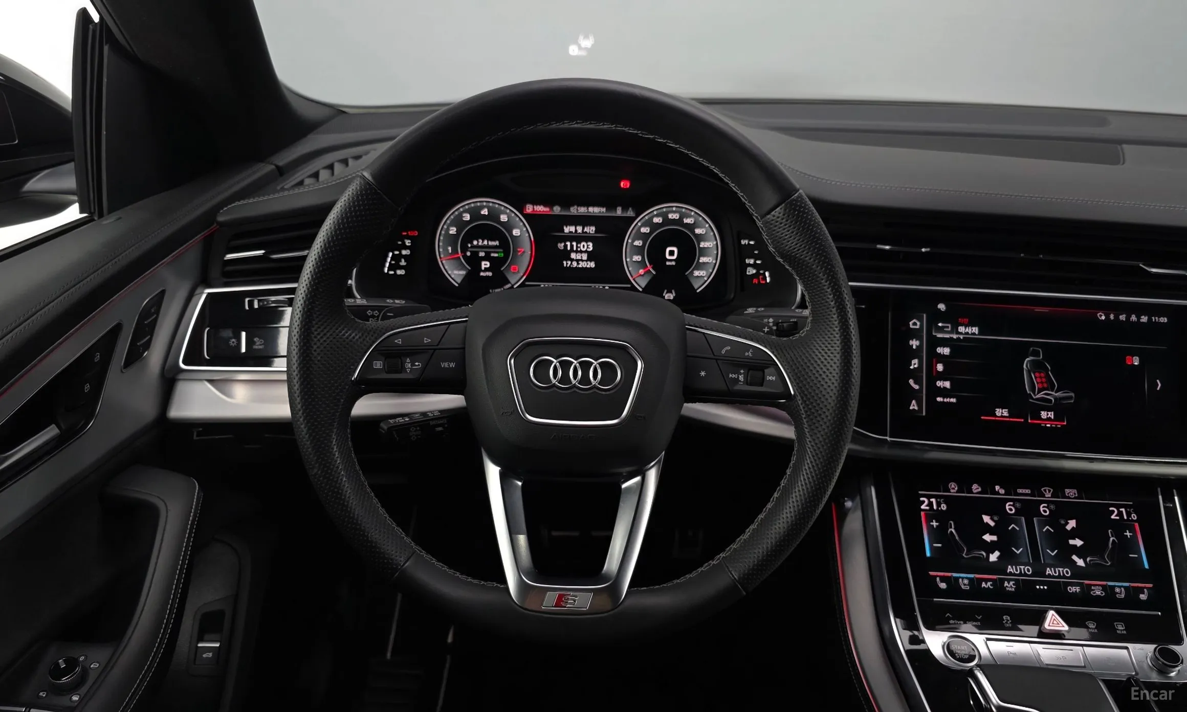 Audi Q8 (4M) превью 14