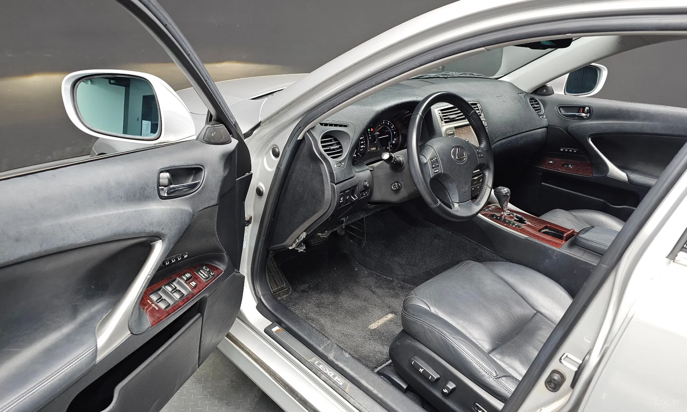 Lexus IS250 превью 12