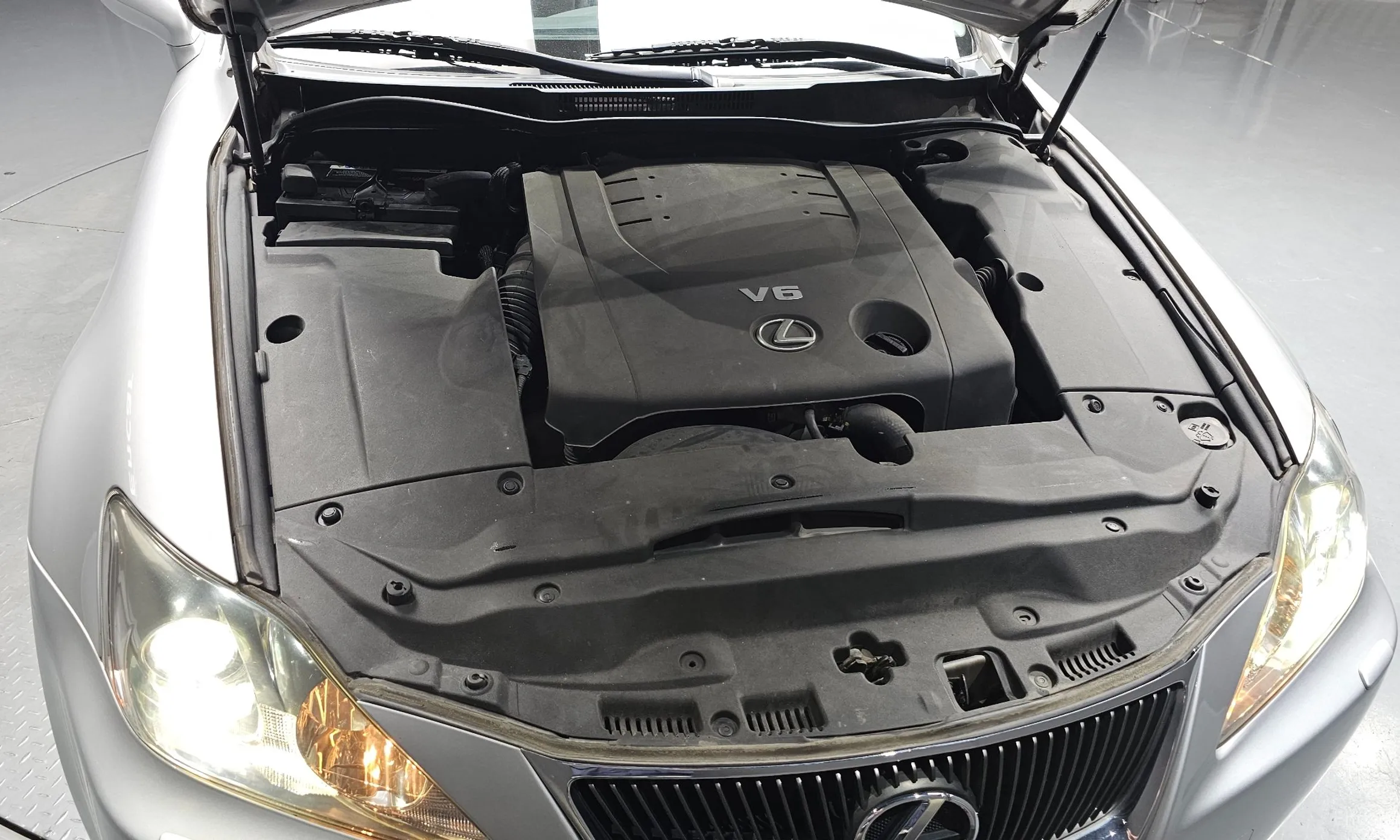 Lexus IS250 превью 6