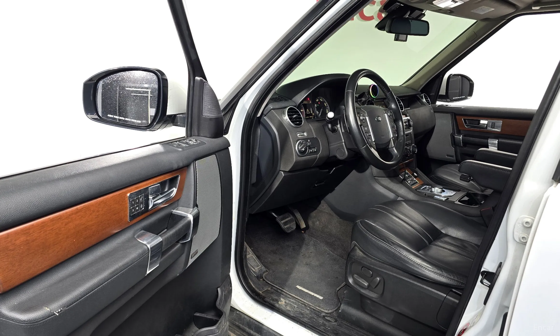 Land Rover Discovery 4 превью 10