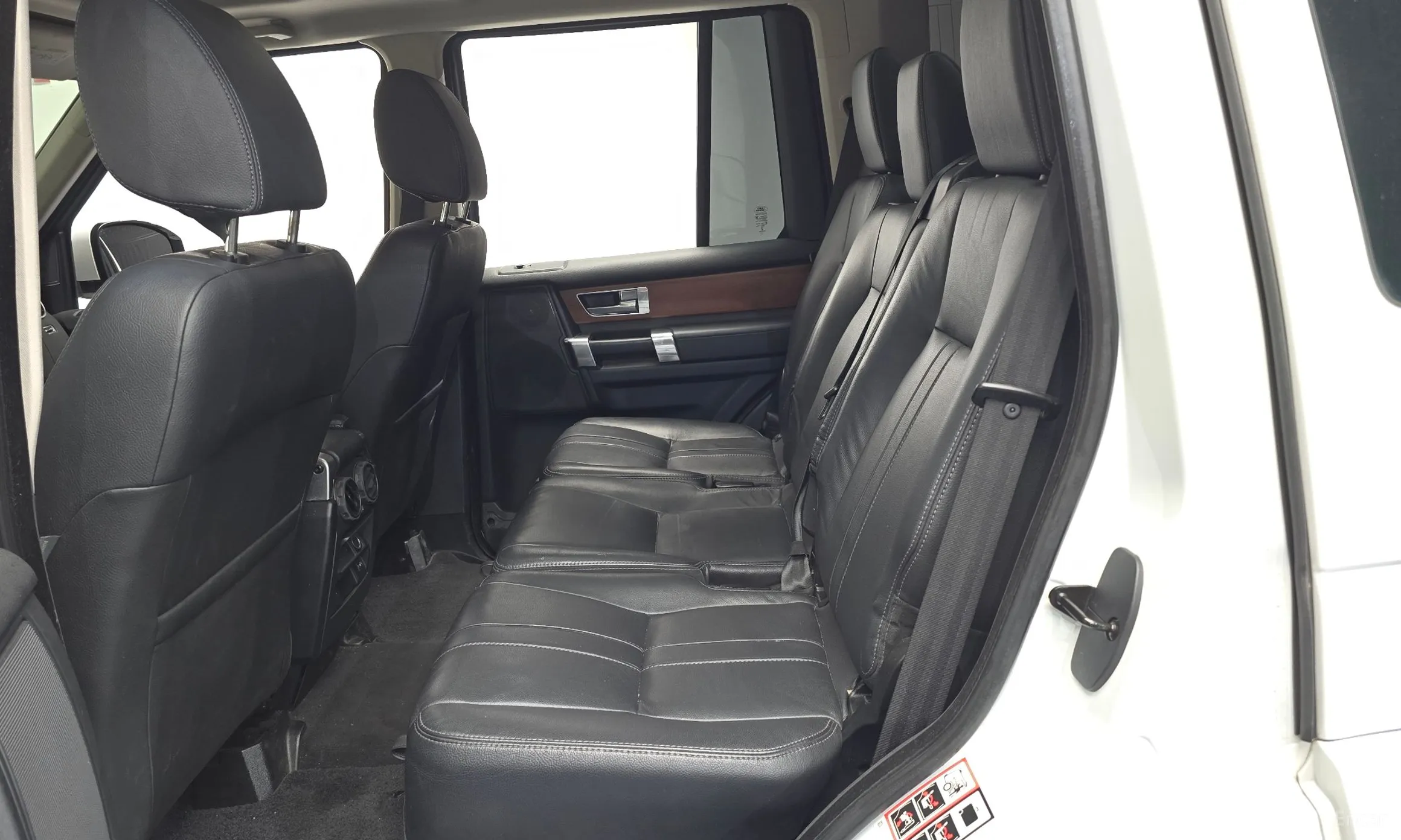 Land Rover Discovery 4 превью 11
