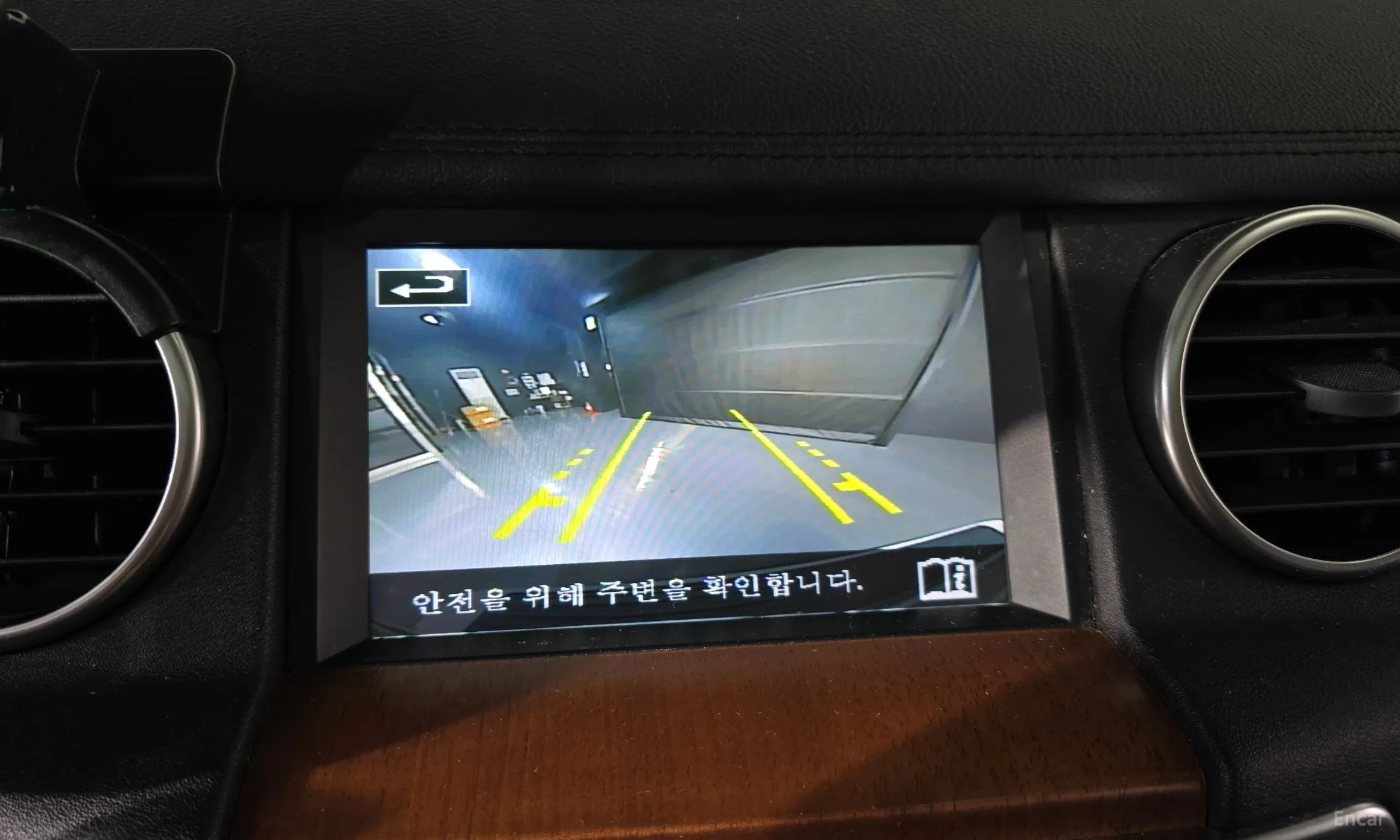 Land Rover Discovery 4 превью 14