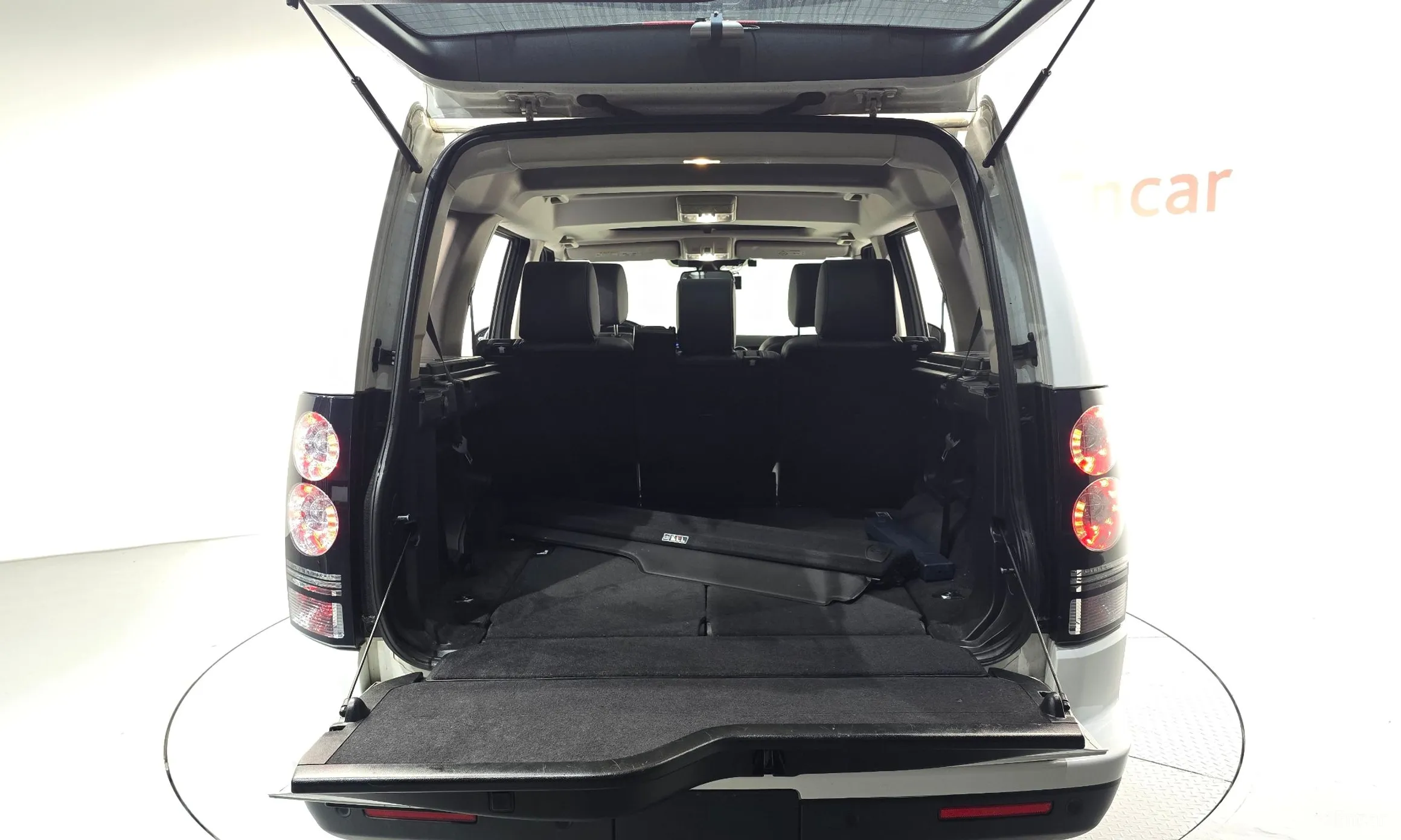 Land Rover Discovery 4 превью 18