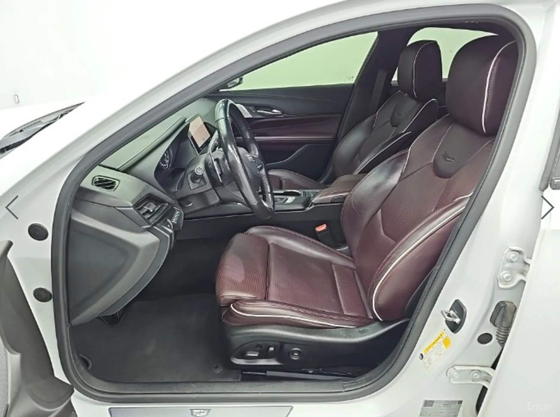 Cadillac CT4 превью 11