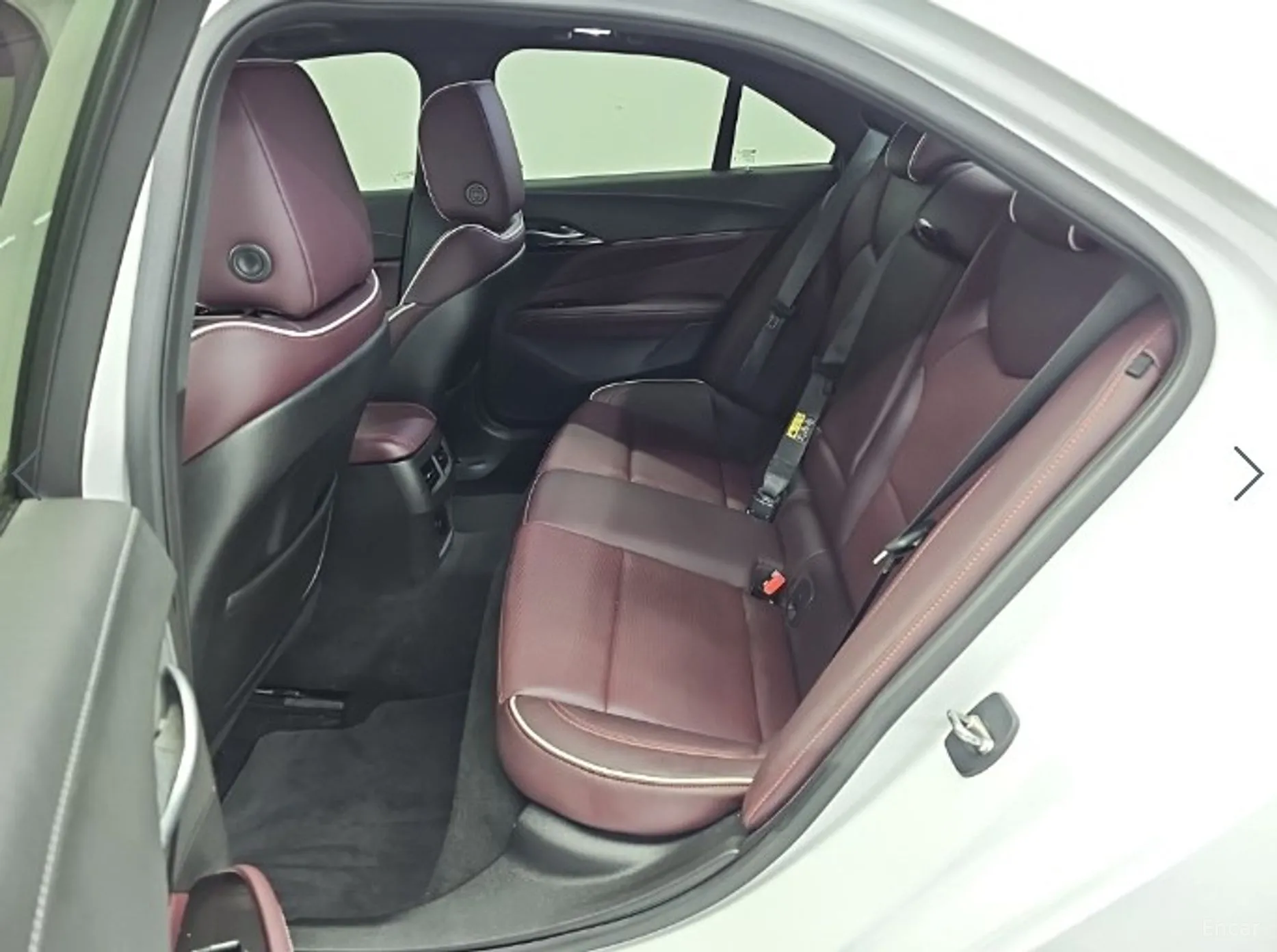 Cadillac CT4 превью 12