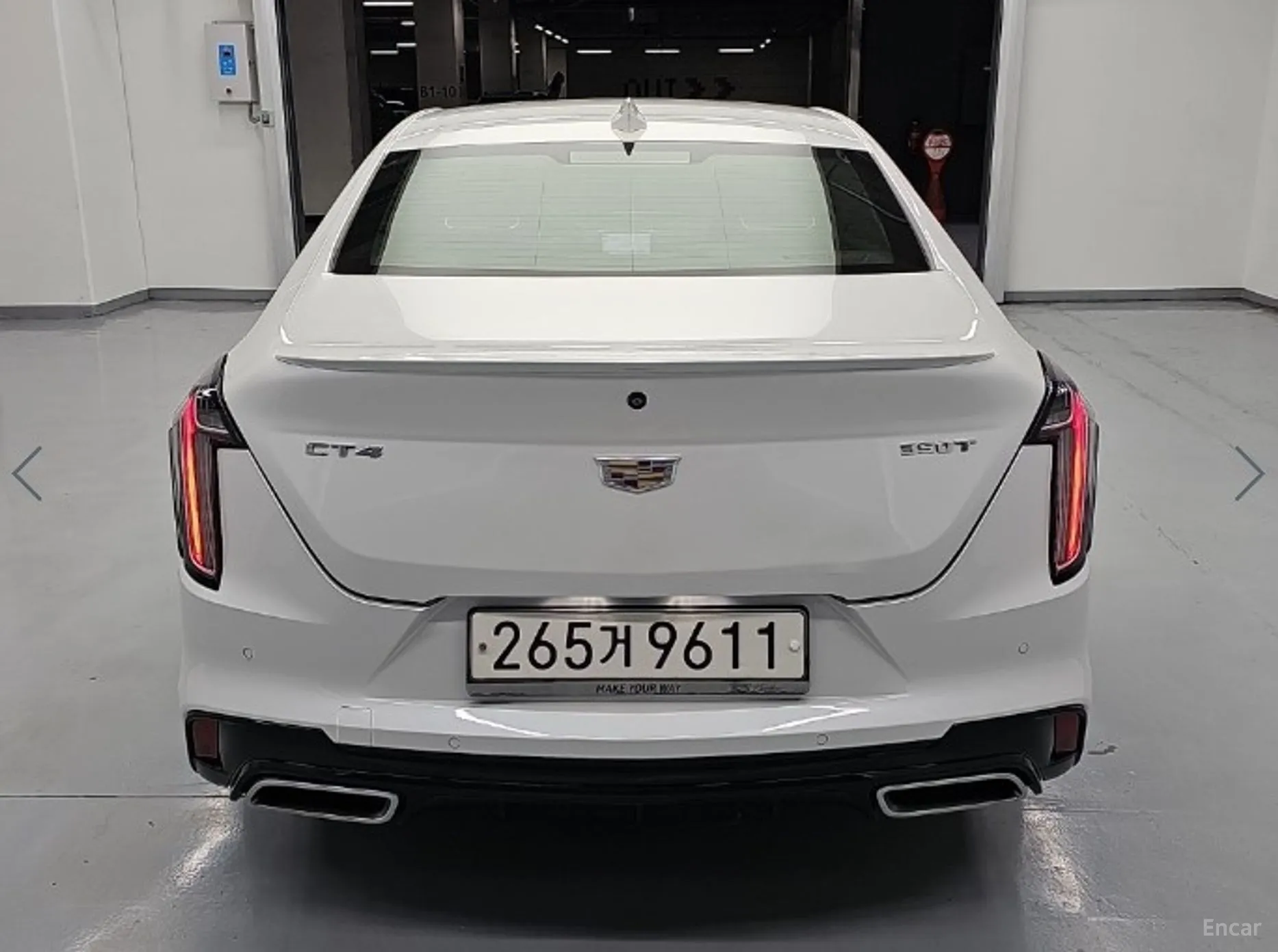 Cadillac CT4 превью 3