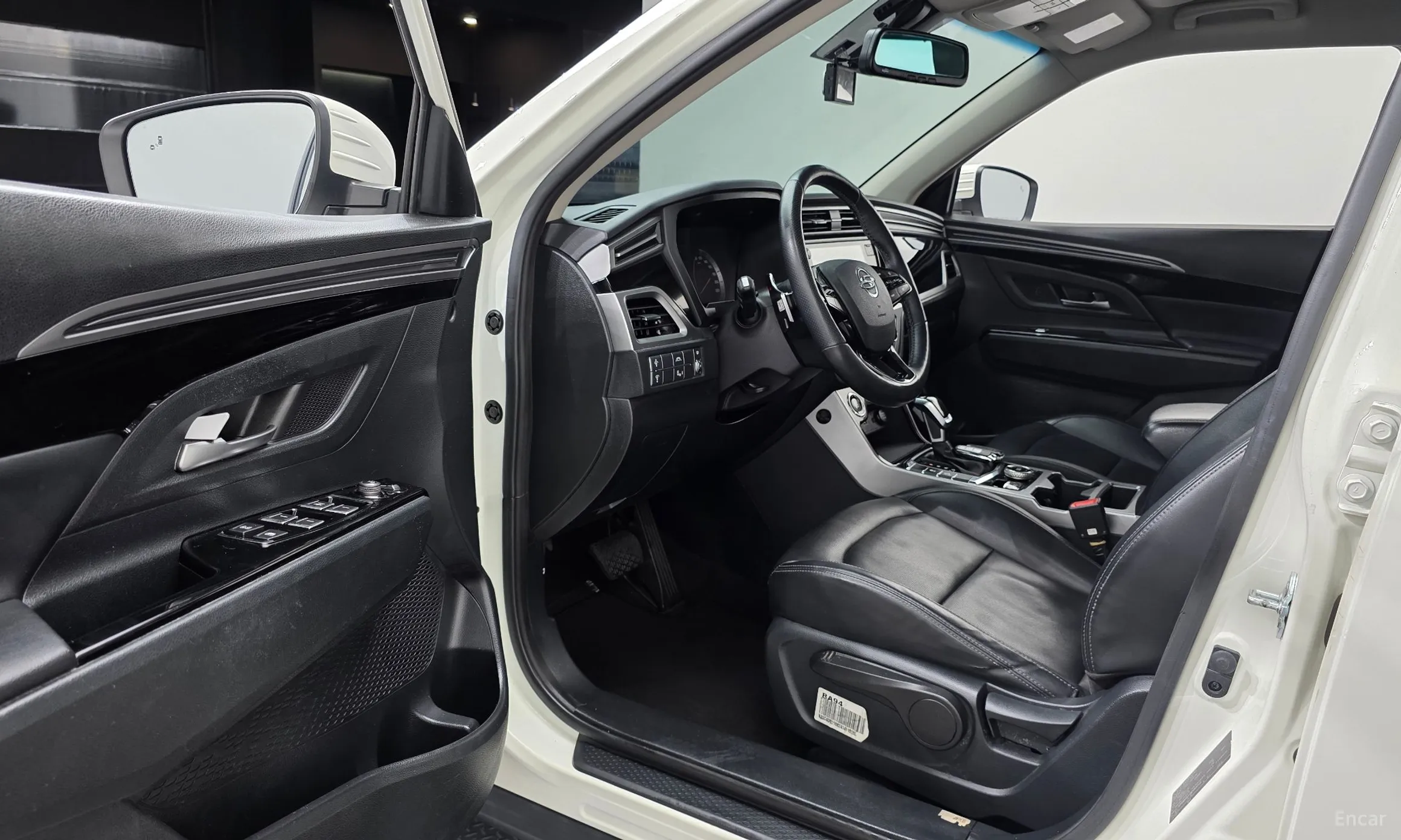 KG Mobility (SsangYong) Beautiful Korando превью 10