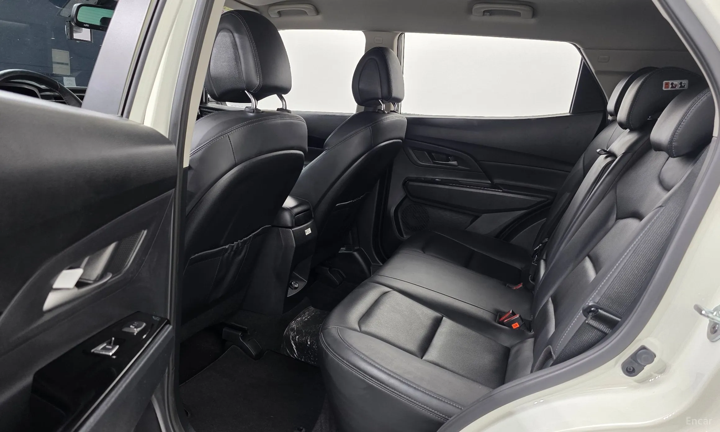 KG Mobility (SsangYong) Beautiful Korando превью 12