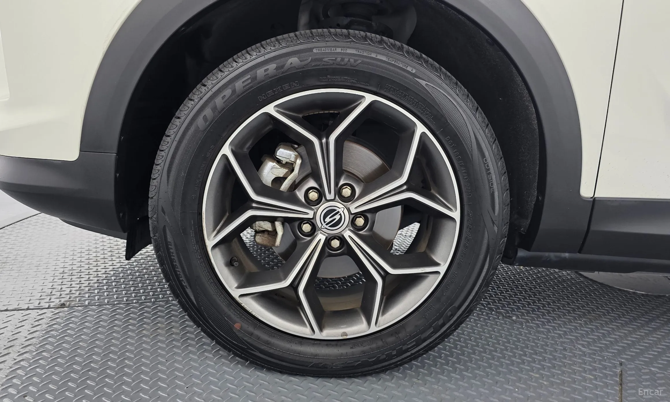 KG Mobility (SsangYong) Beautiful Korando превью 5