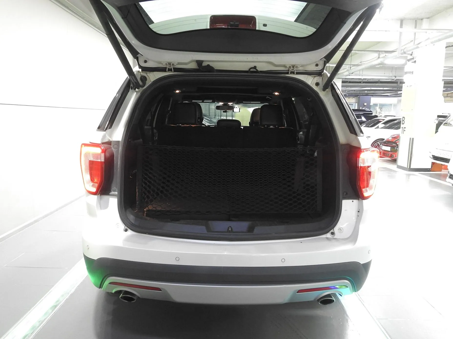 Ford Explorer превью 19