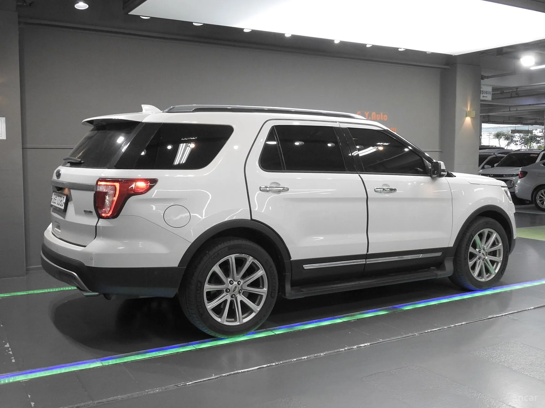 Ford Explorer превью 3