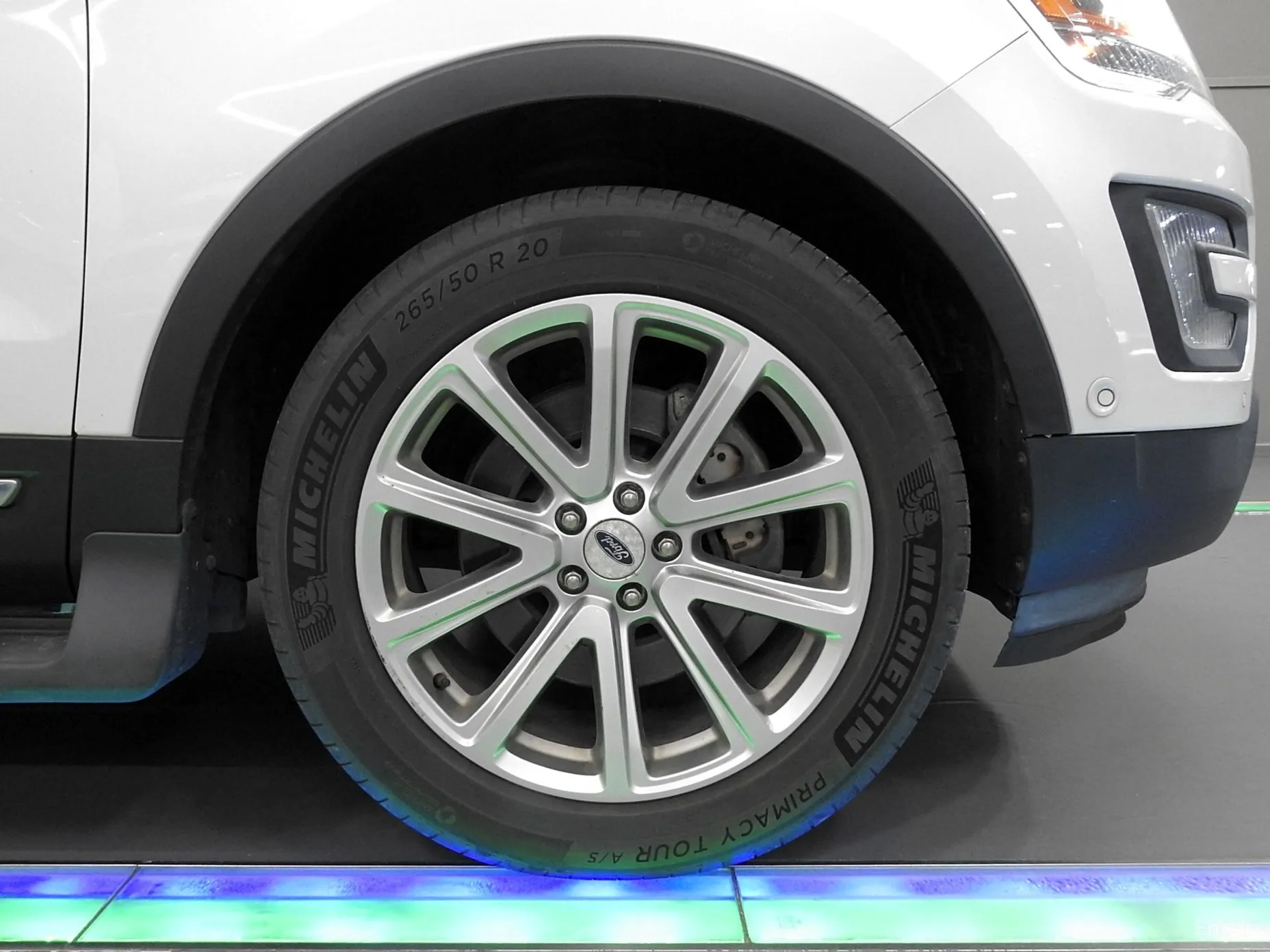 Ford Explorer превью 5