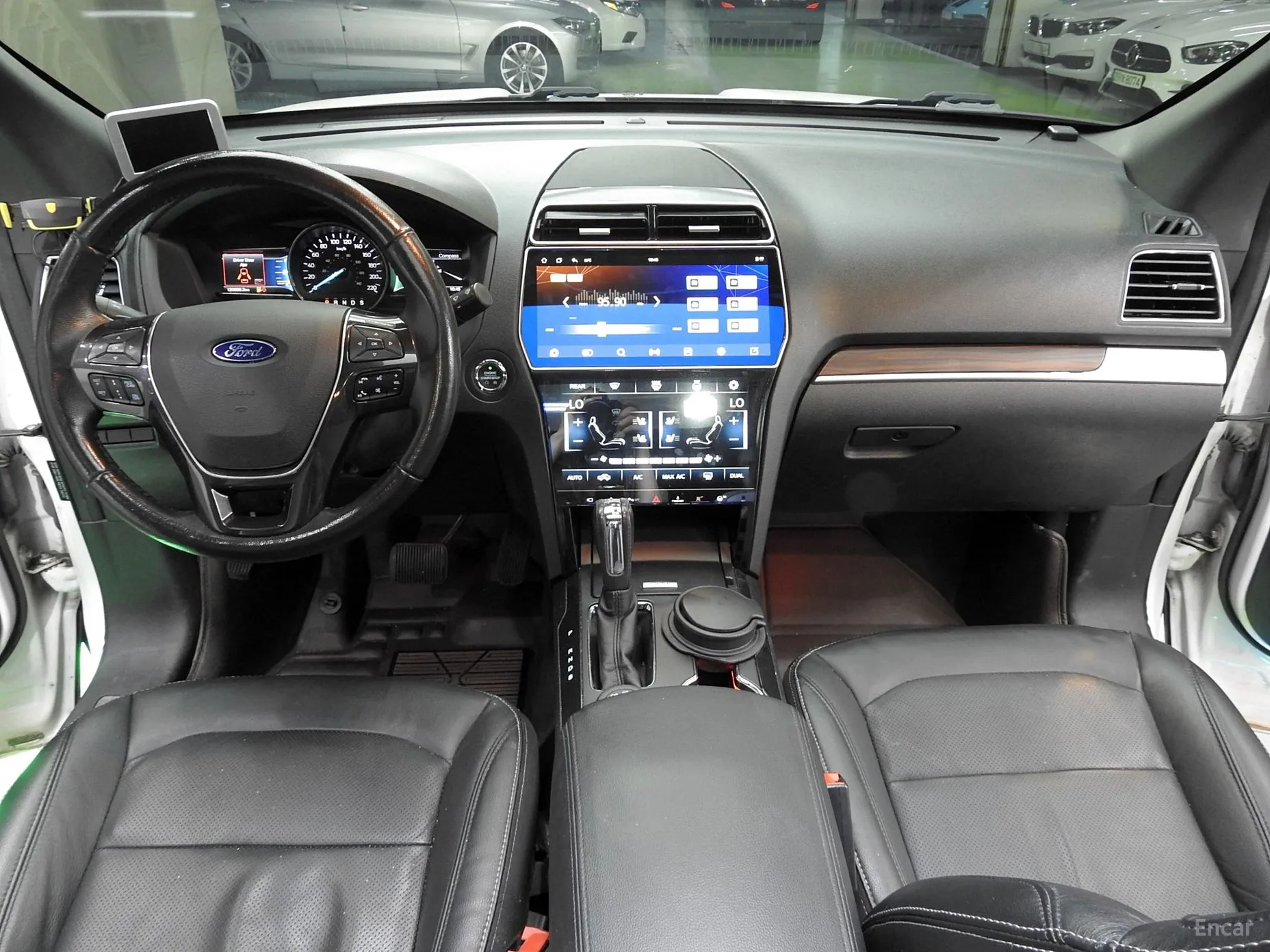 Ford Explorer превью 7