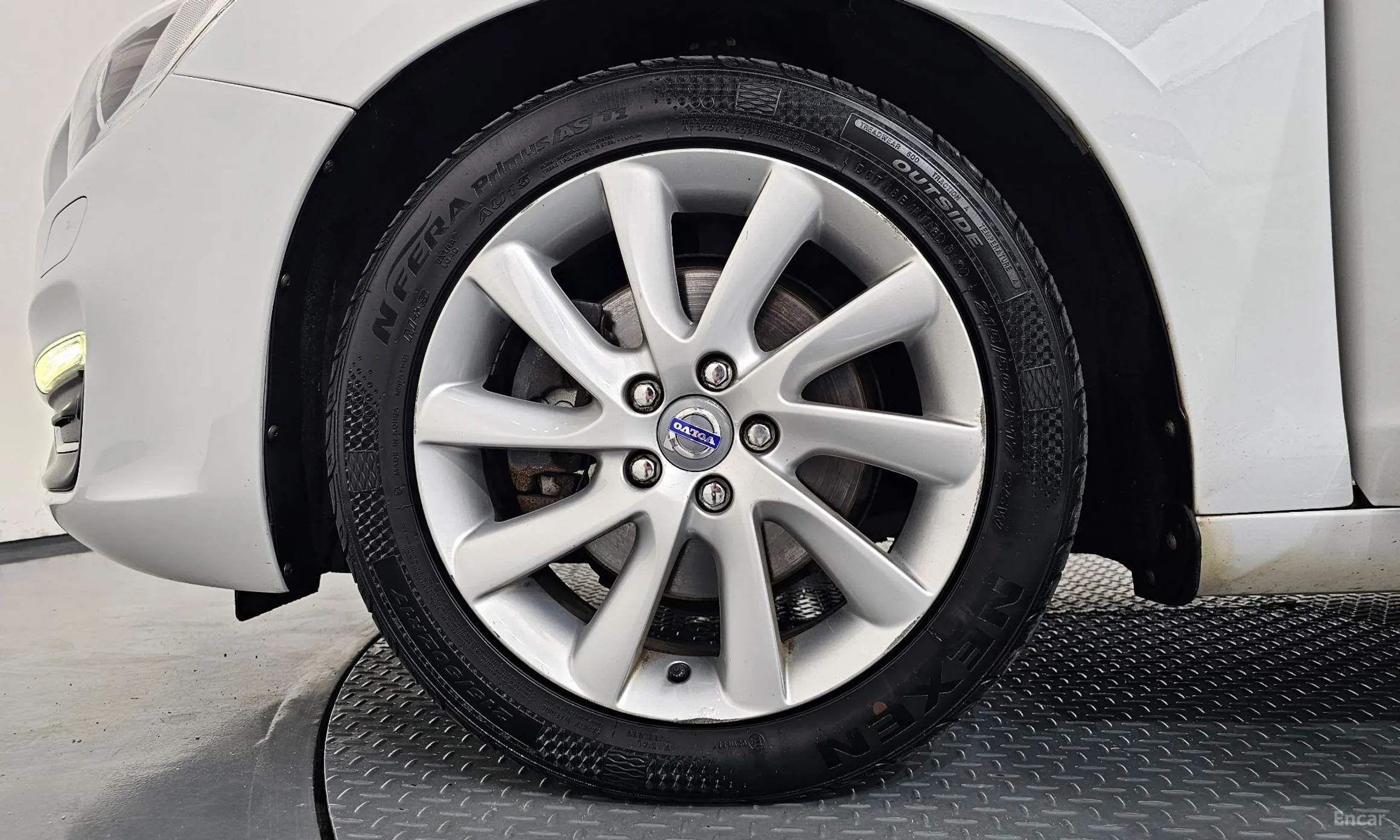 Volvo S60 превью 5