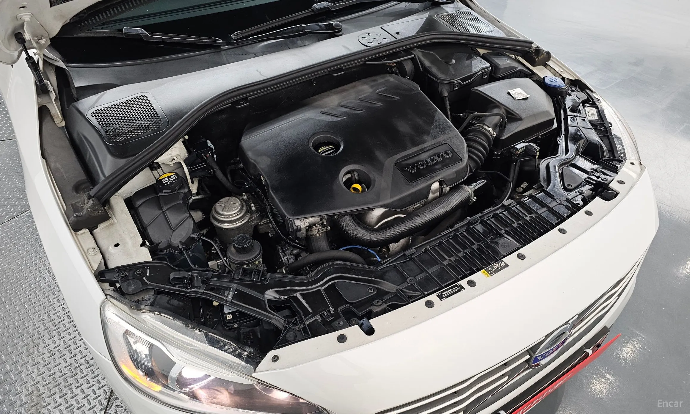 Volvo S60 превью 6