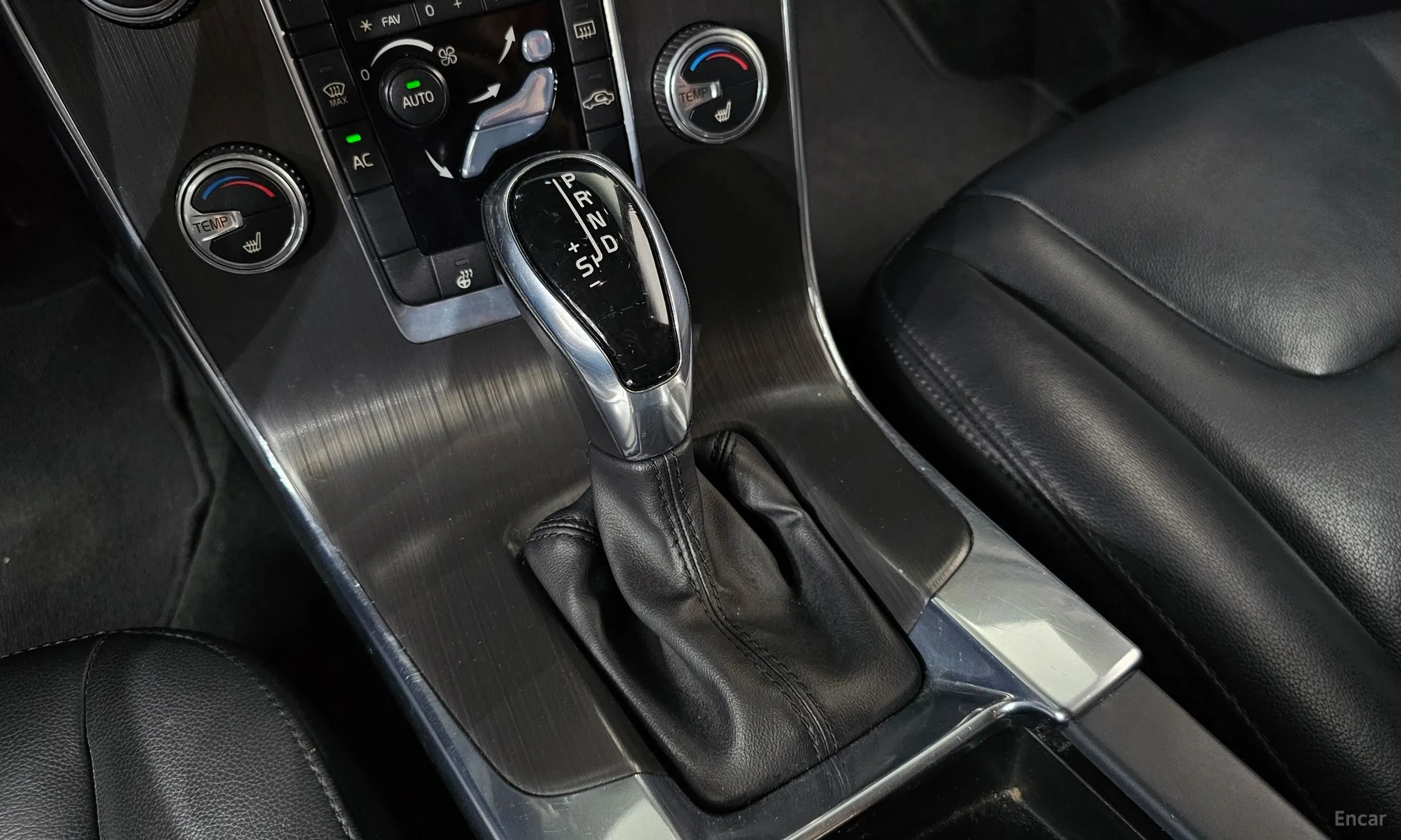 Volvo S60 превью 9