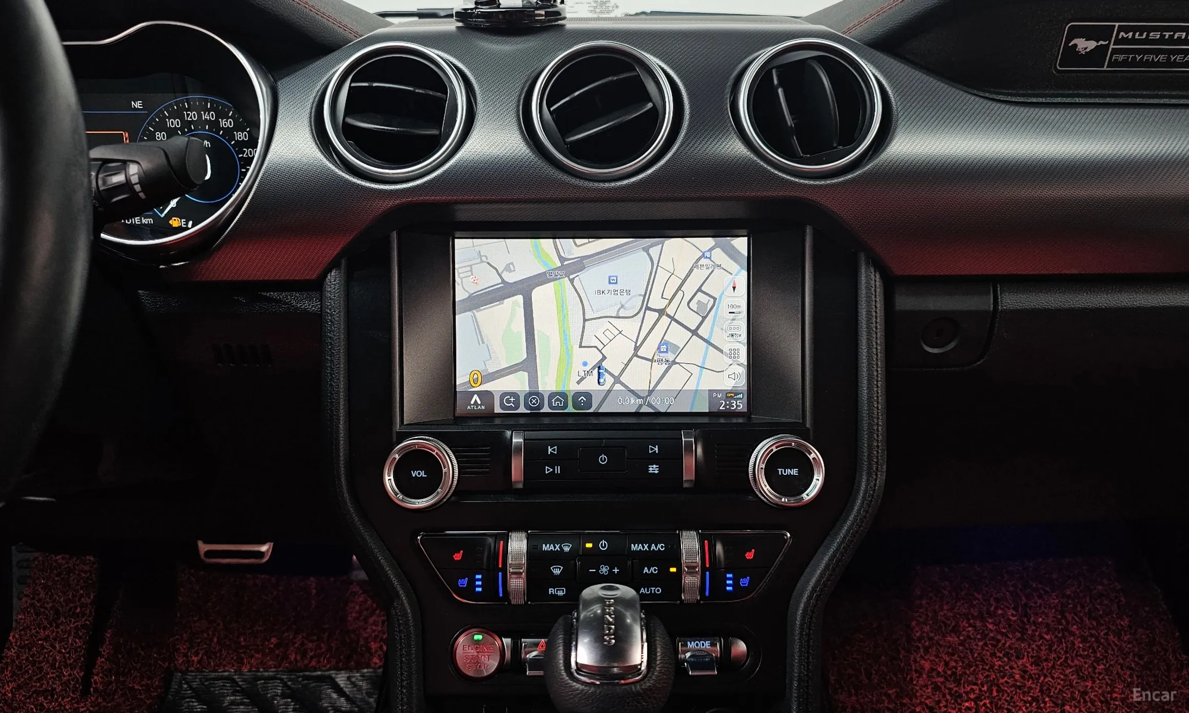 Ford Mustang превью 12