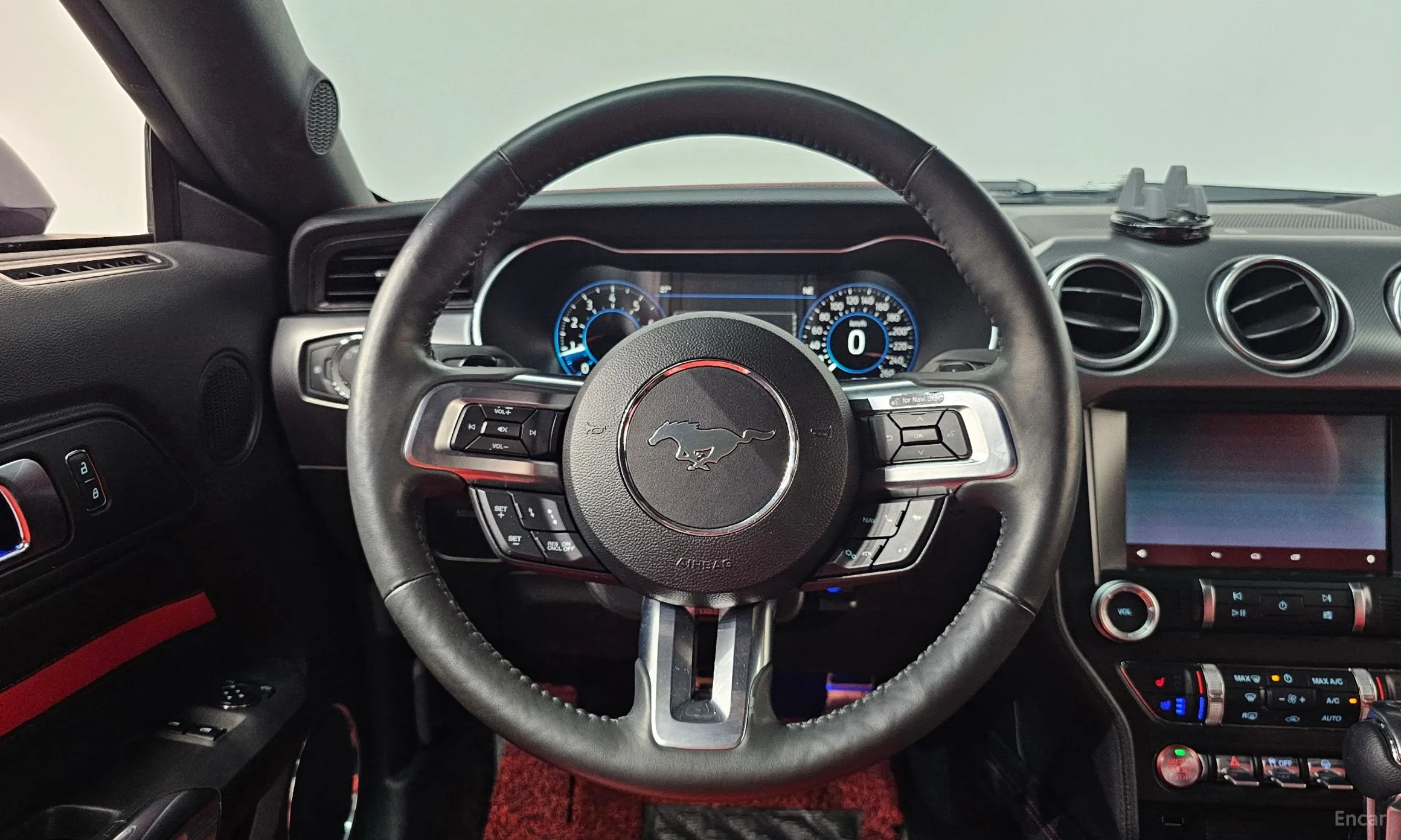 Ford Mustang превью 13