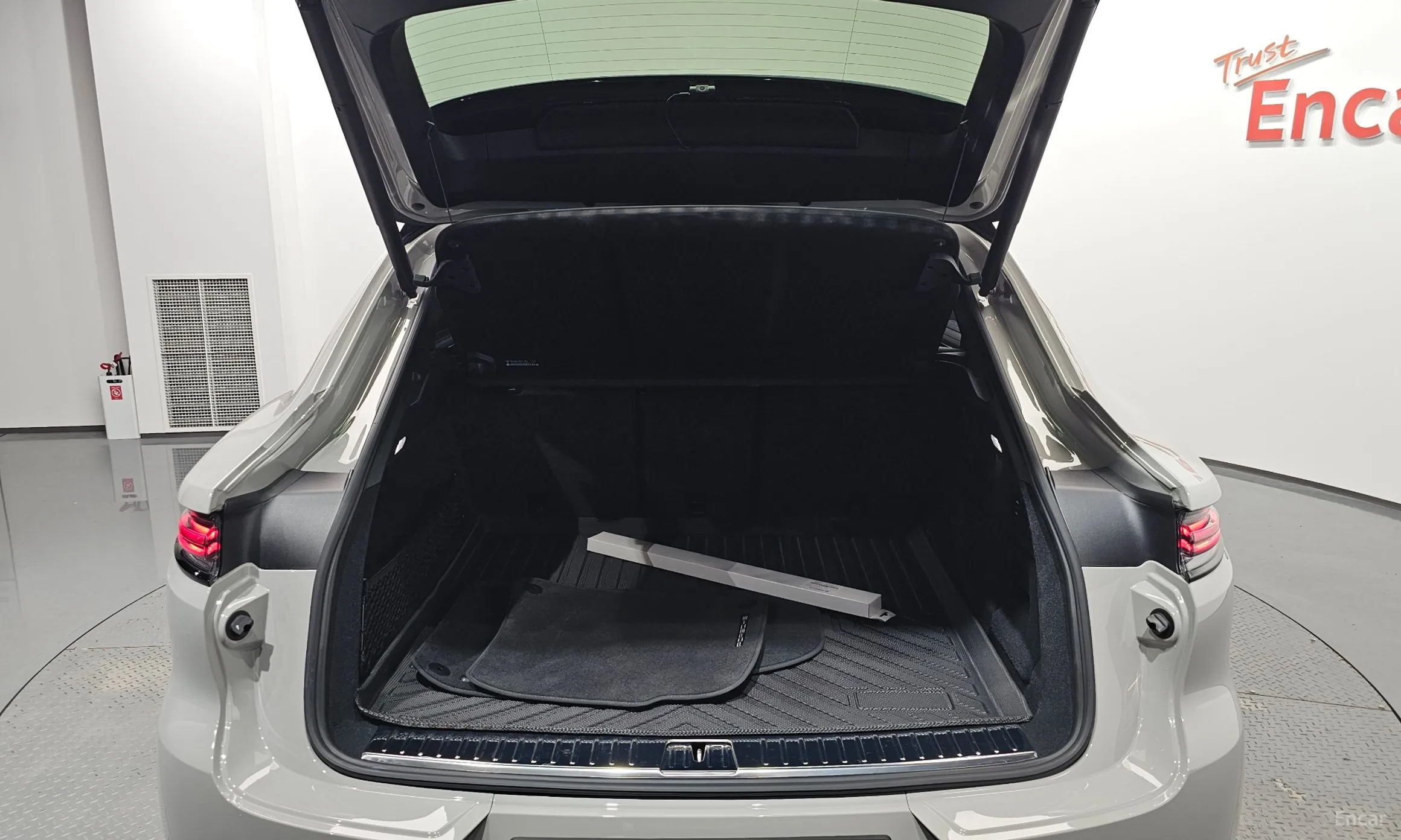 Porsche Cayenne (PO536) превью 20